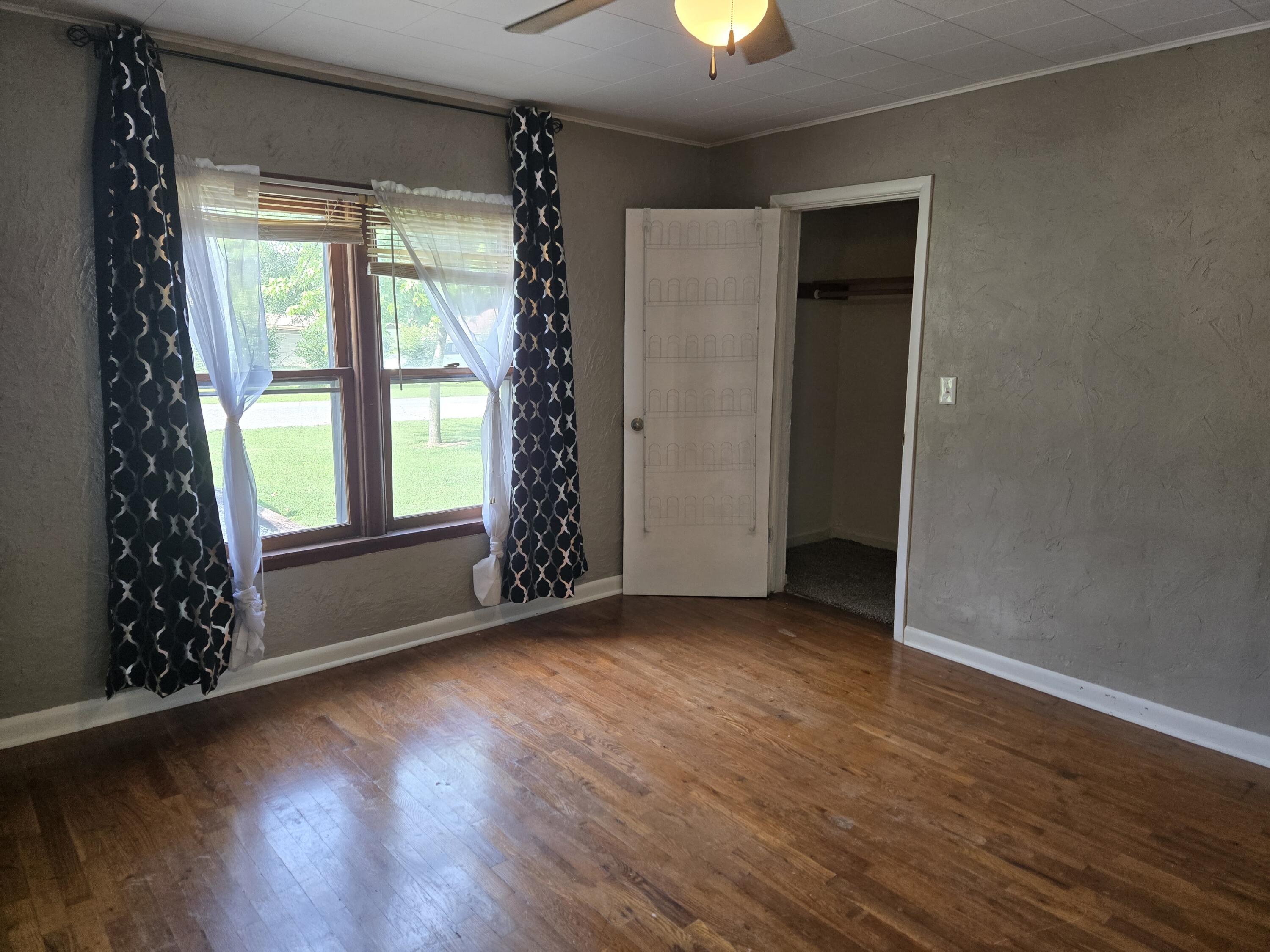 830 South Park Avenue Property Photo 9