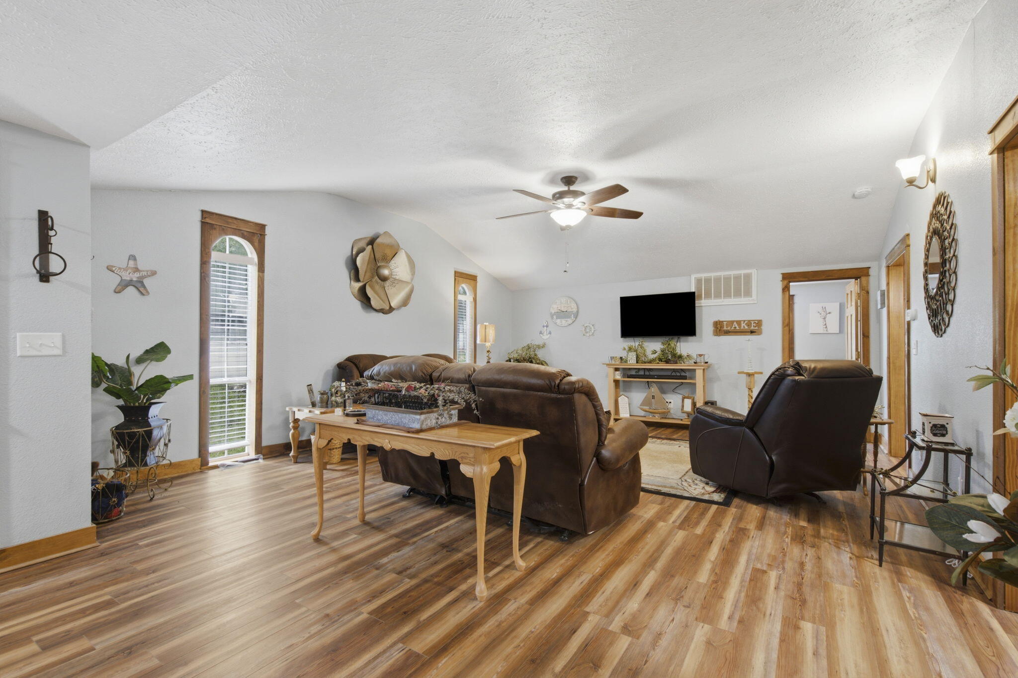 20492 Ponderosa Lane Property Photo 7