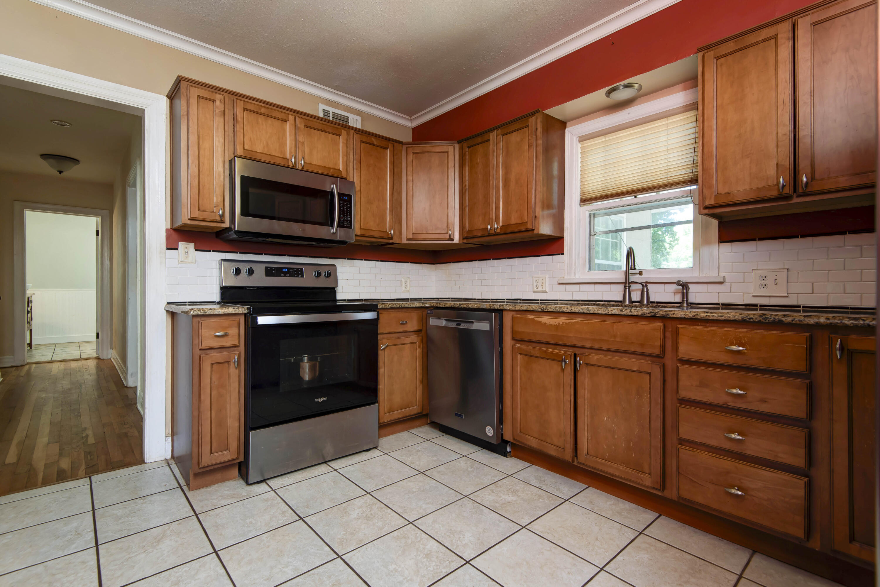 1235 East Stanford Street Property Photo 9