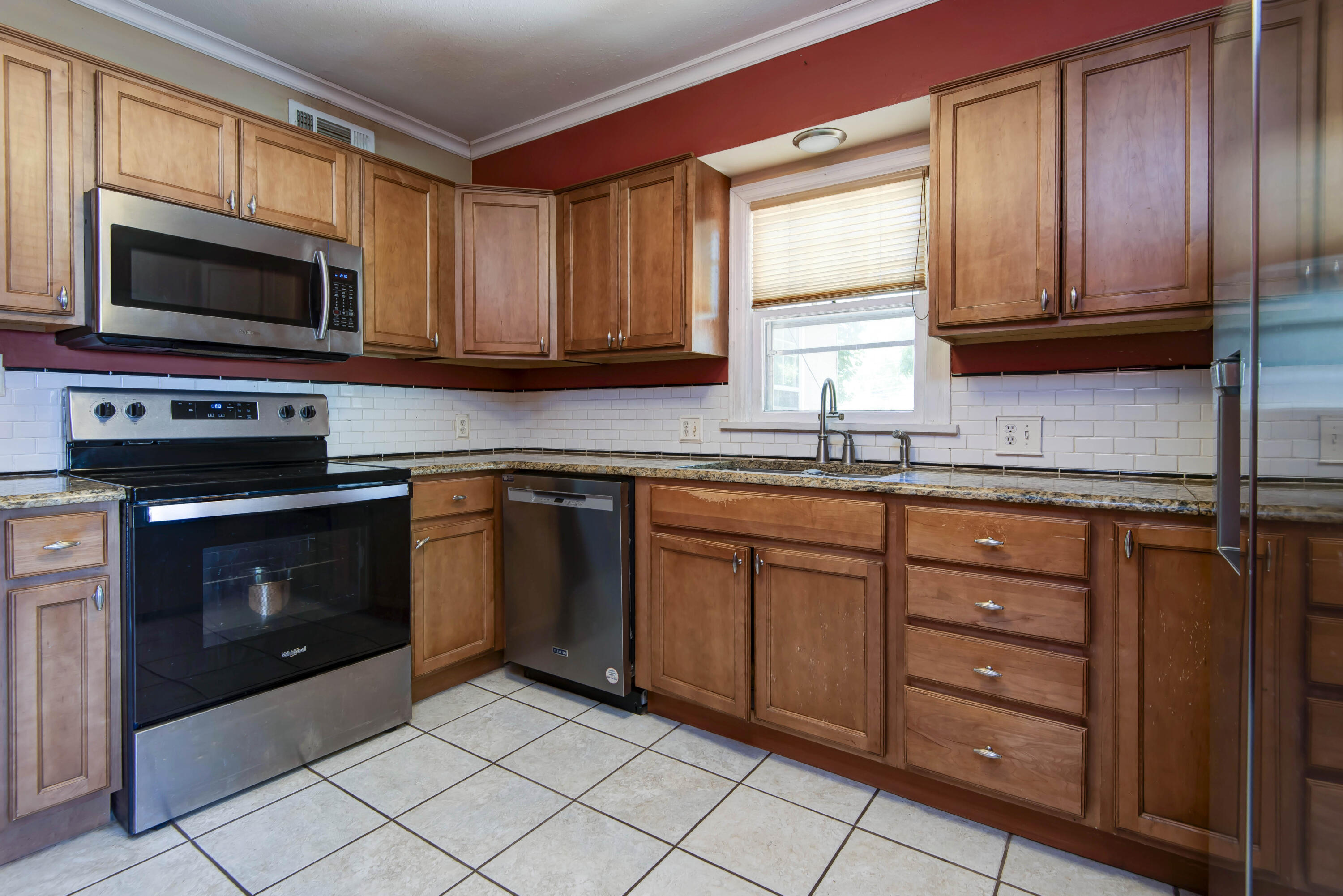 1235 East Stanford Street Property Photo 10