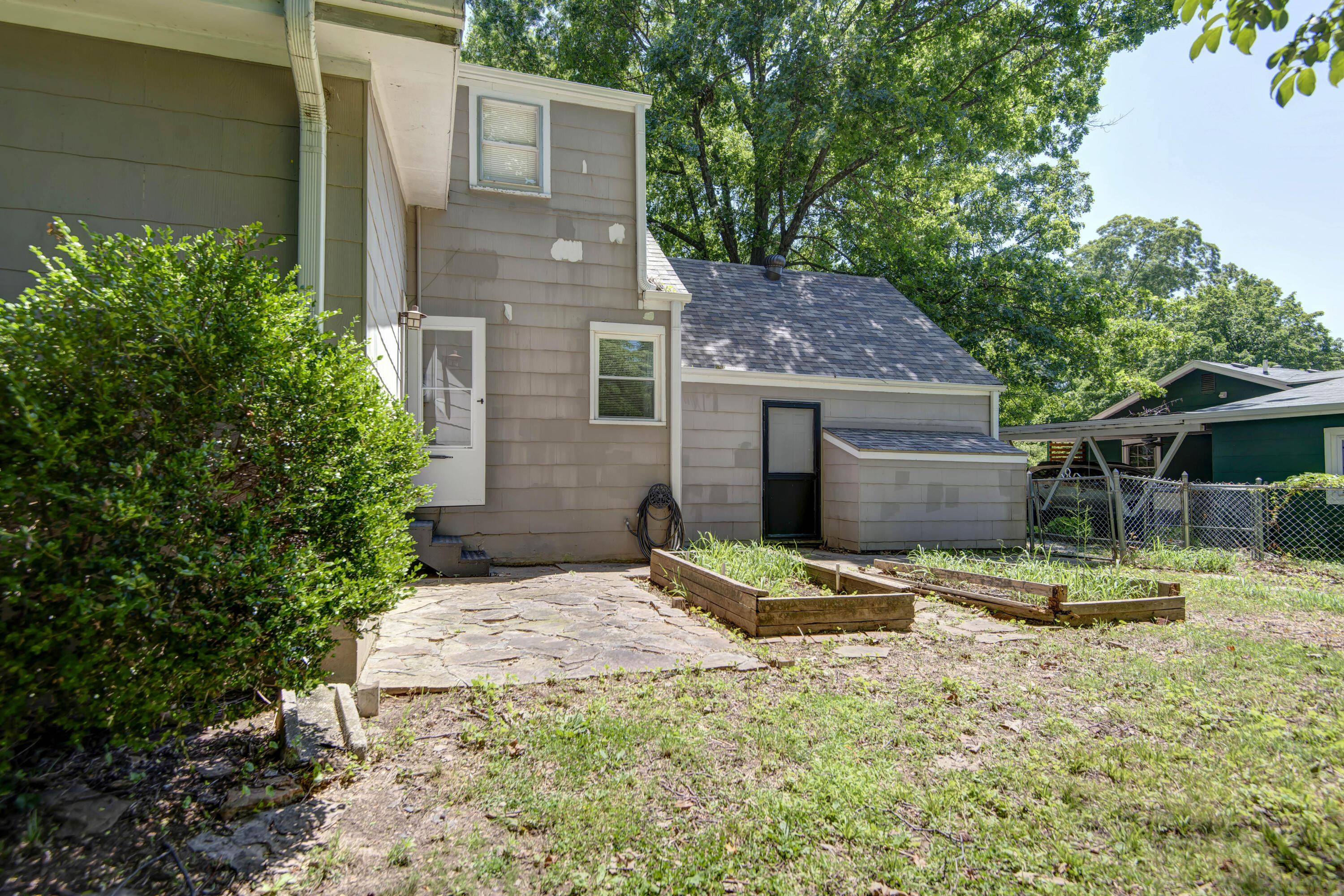 1235 East Stanford Street Property Photo 24