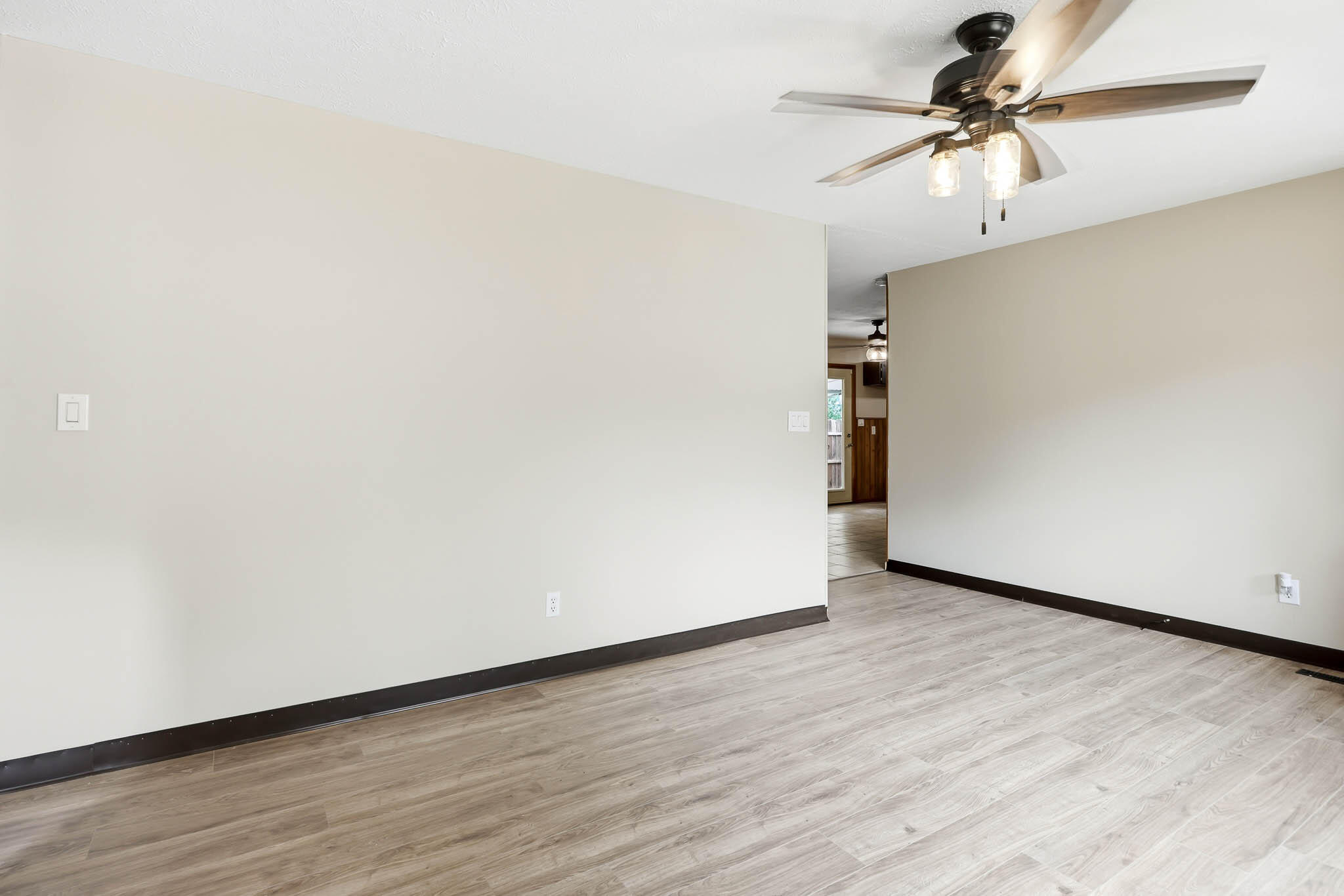2441 South Westwood Avenue Property Photo 7