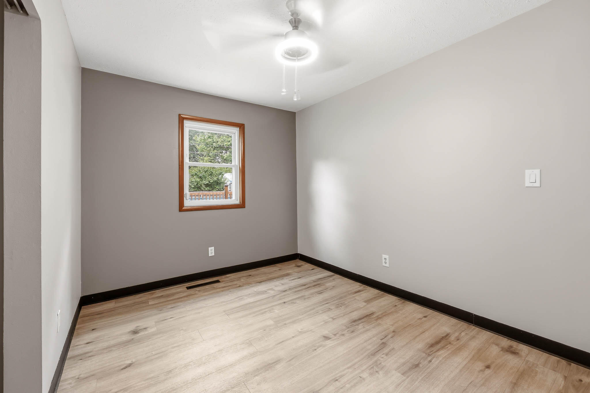 2441 South Westwood Avenue Property Photo 15