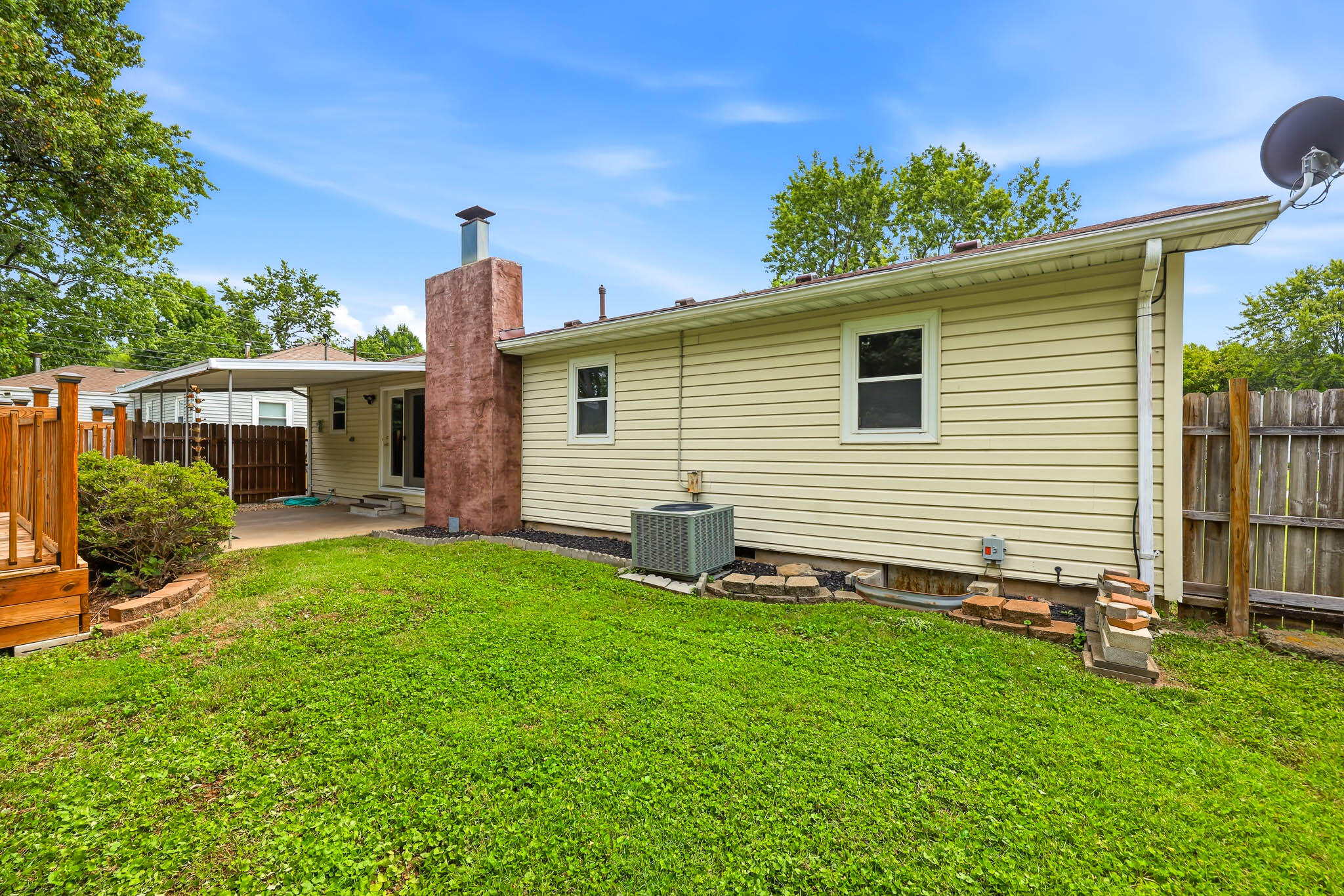 2441 South Westwood Avenue Property Photo 18