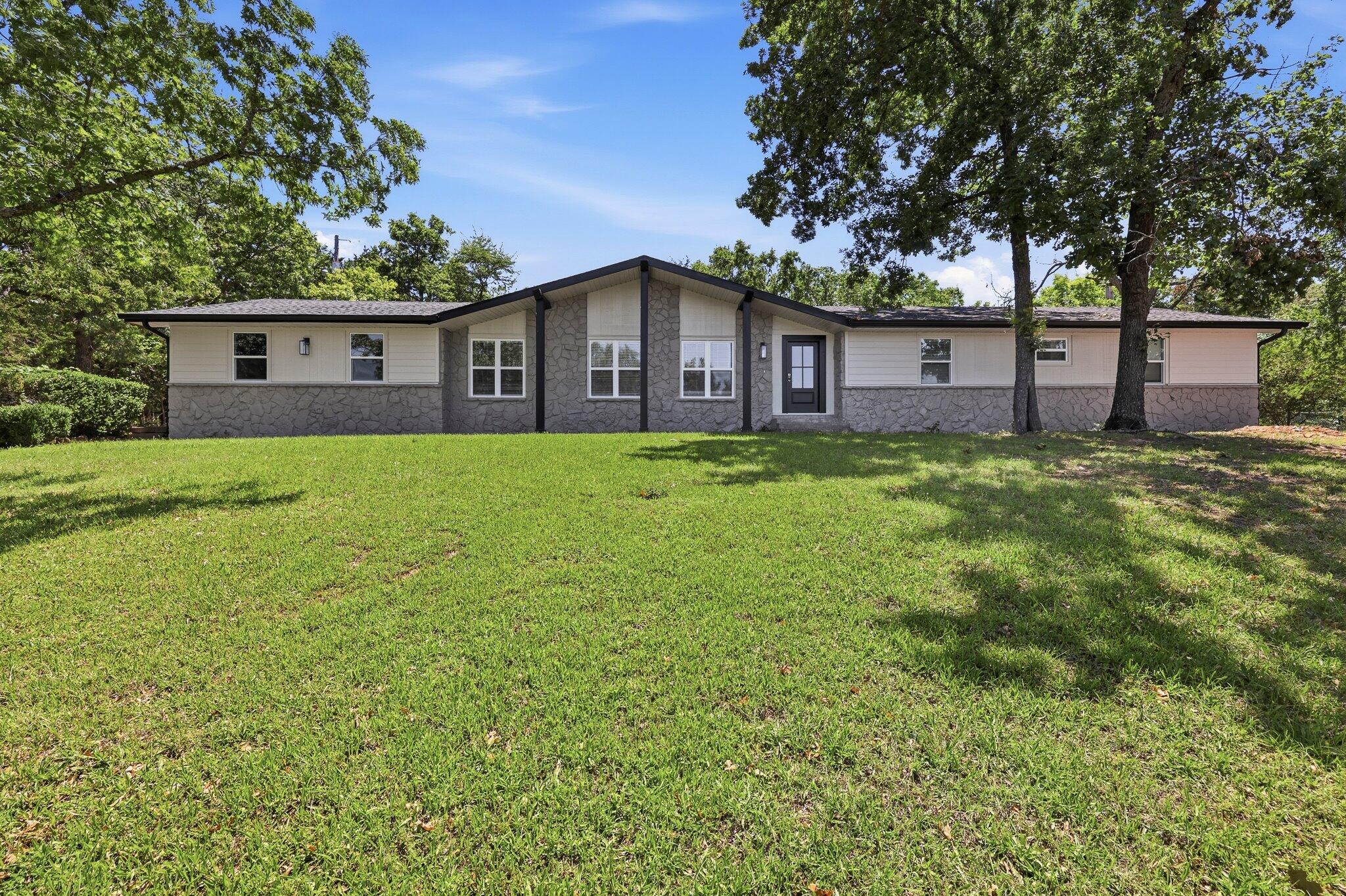 395 Caudill Way Property Photo 1