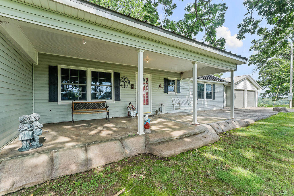 19150 Hereford Road Property Photo 6