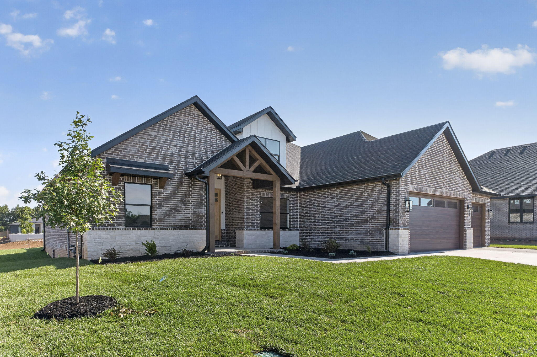 1749 East Skyline Property Photo 4
