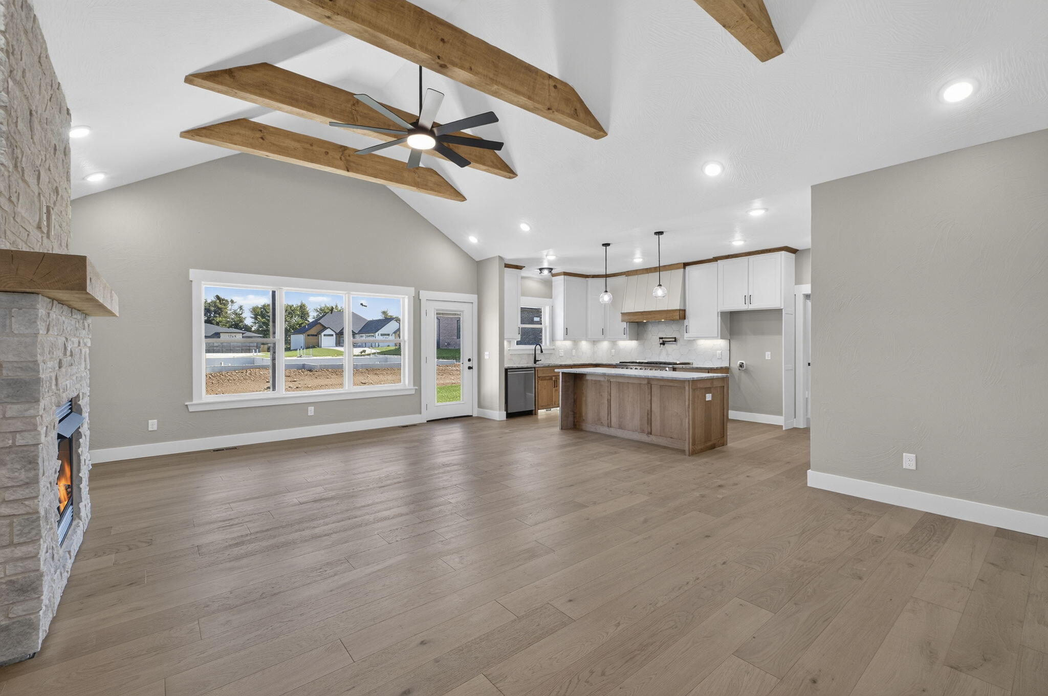 1749 East Skyline Property Photo 7