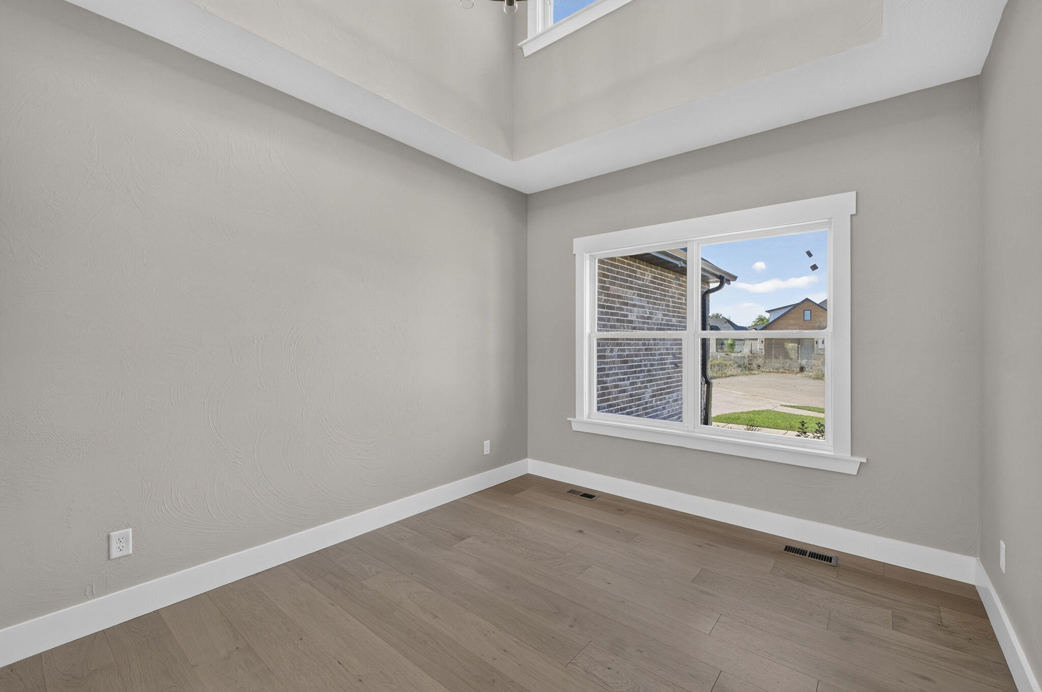 1749 East Skyline Property Photo 17
