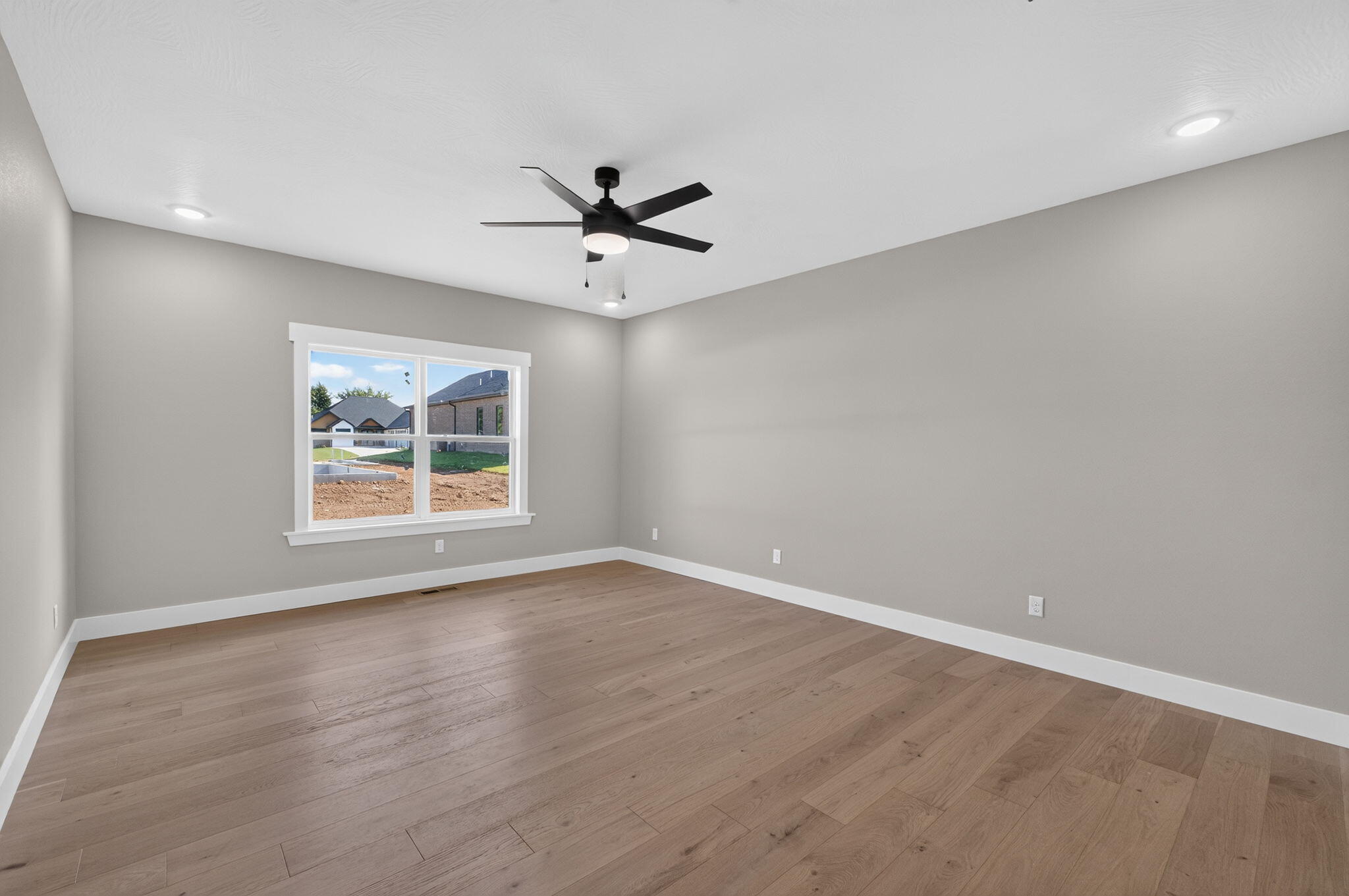 1749 East Skyline Property Photo 19