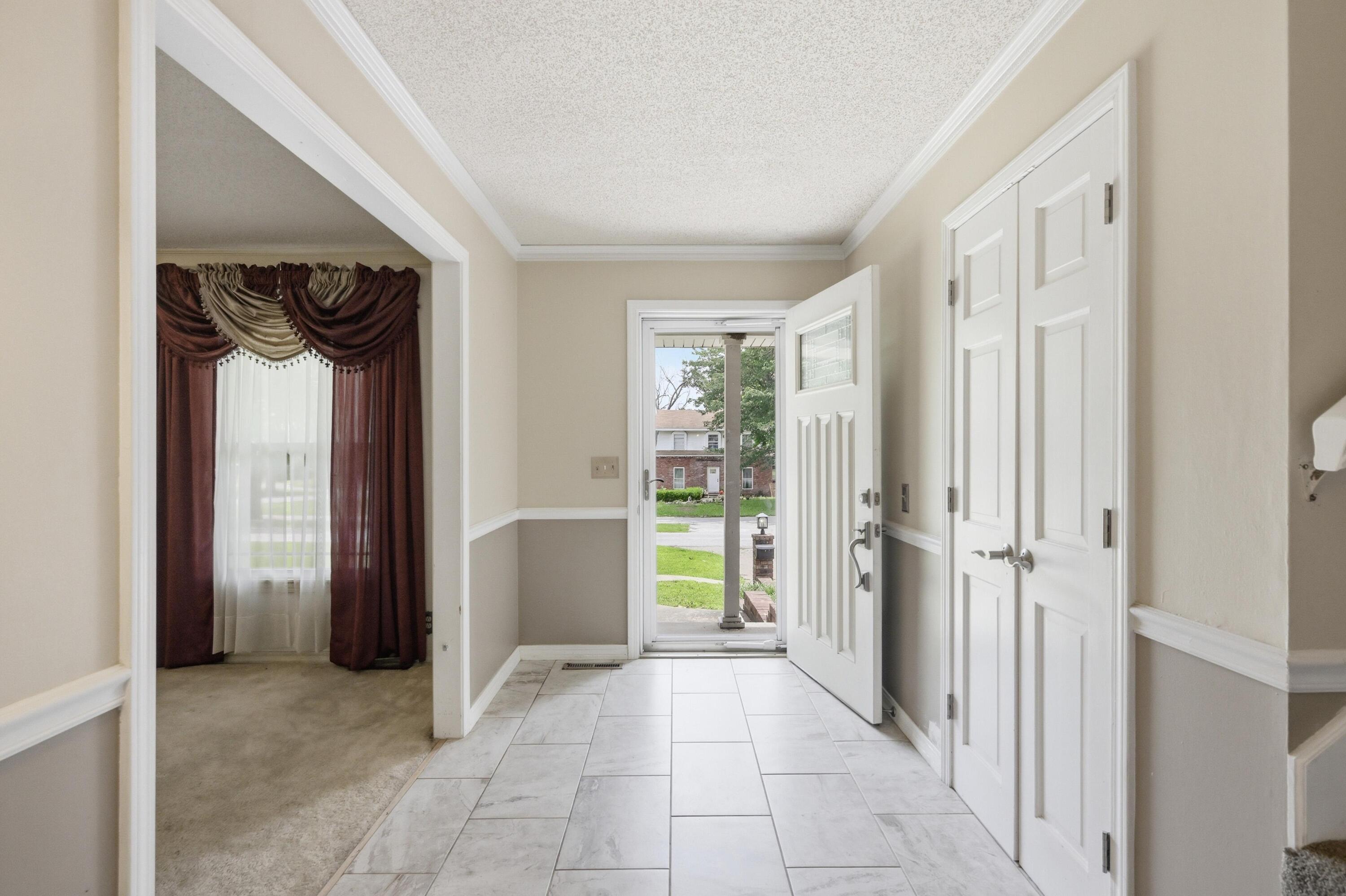 2020 South Eastwood Road Property Photo 5