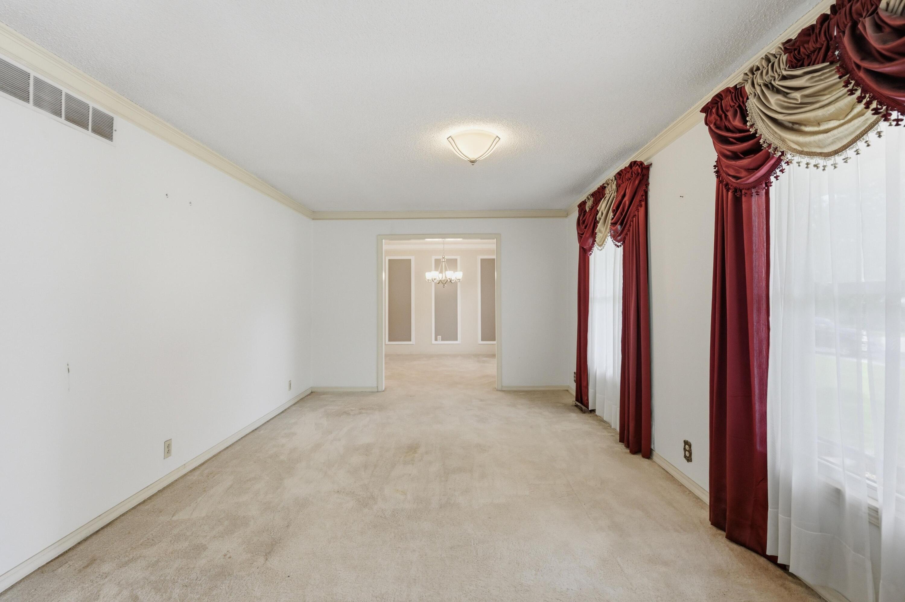 2020 South Eastwood Road Property Photo 6