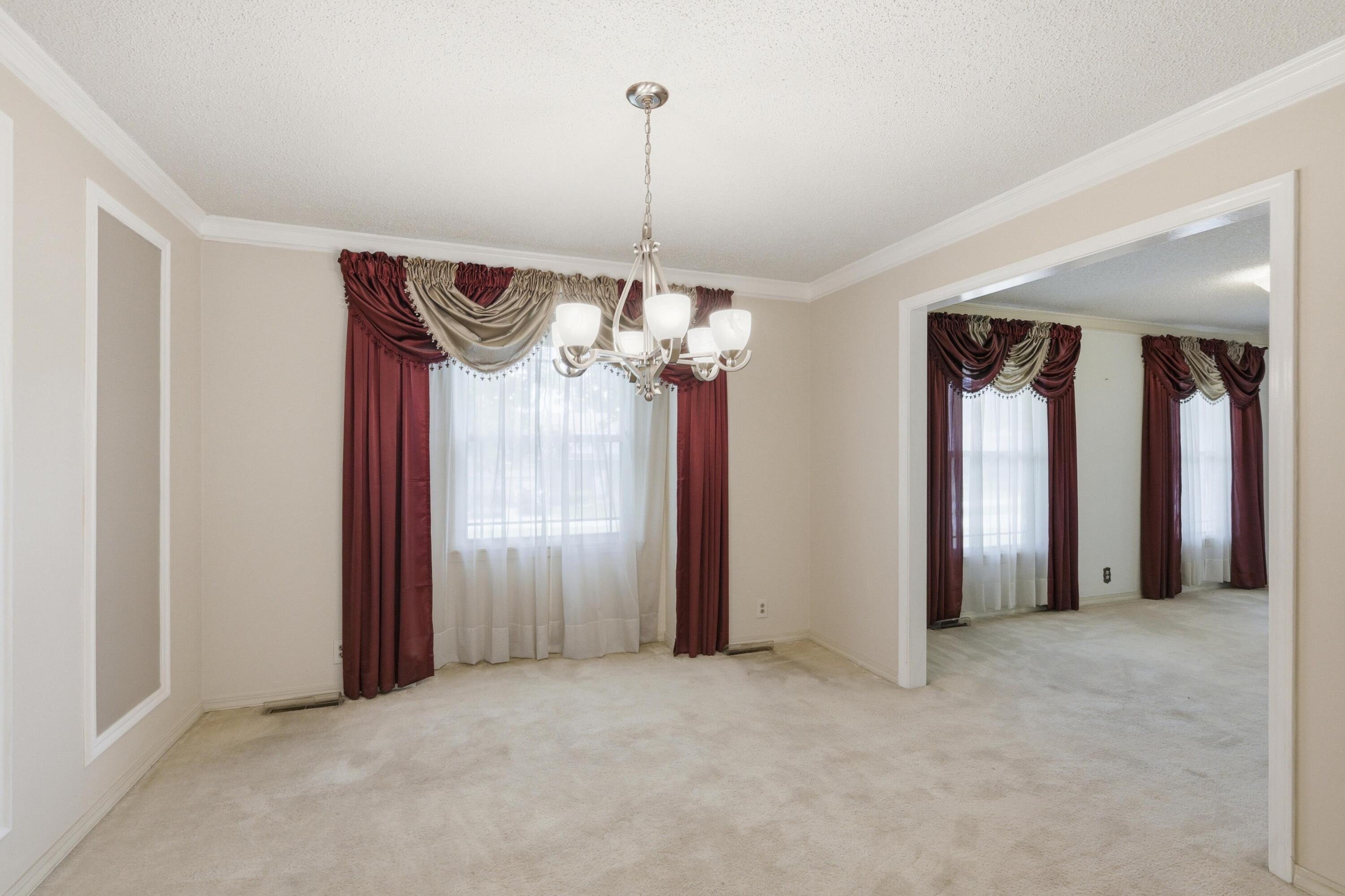 2020 South Eastwood Road Property Photo 10