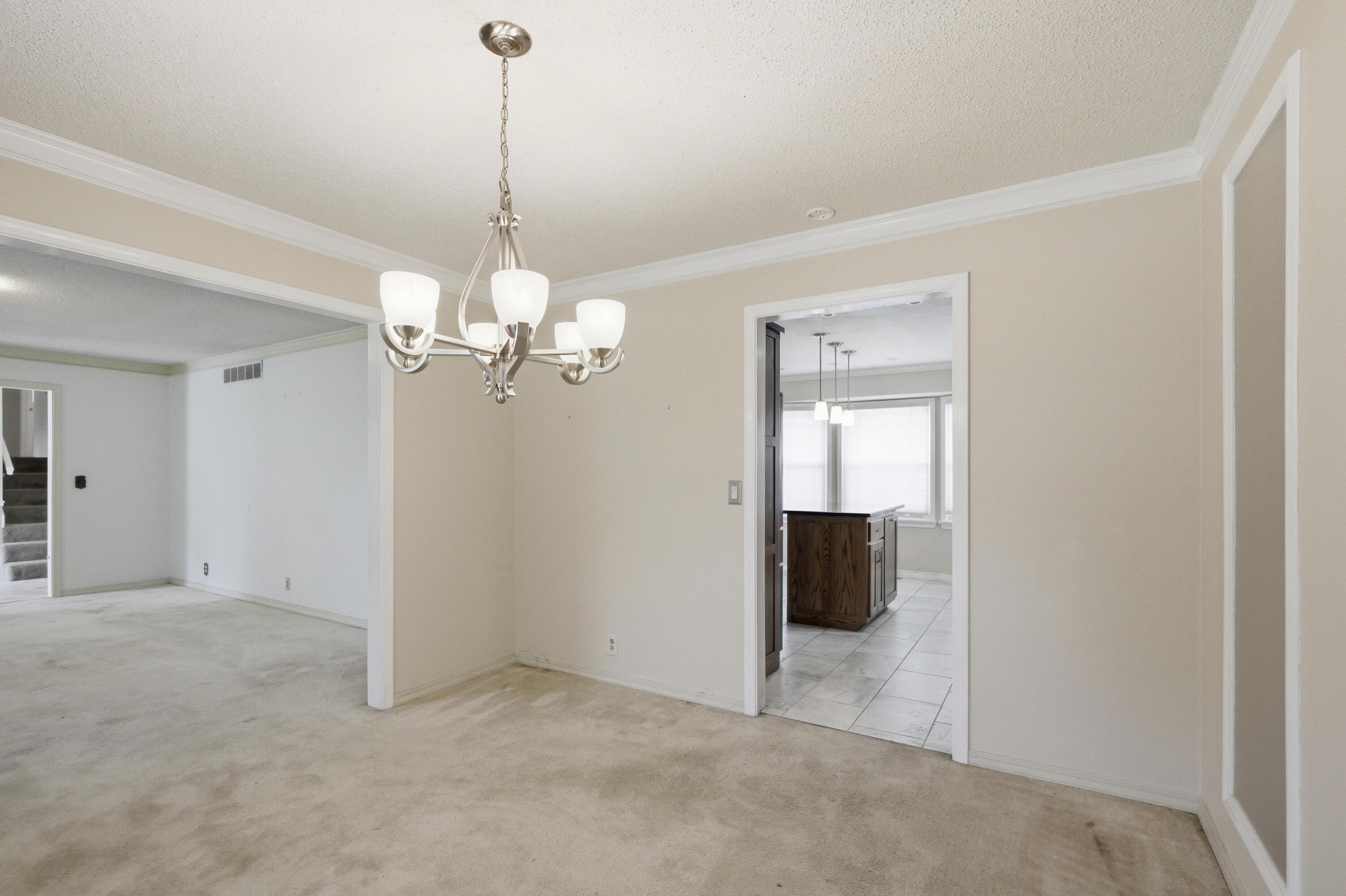 2020 South Eastwood Road Property Photo 11