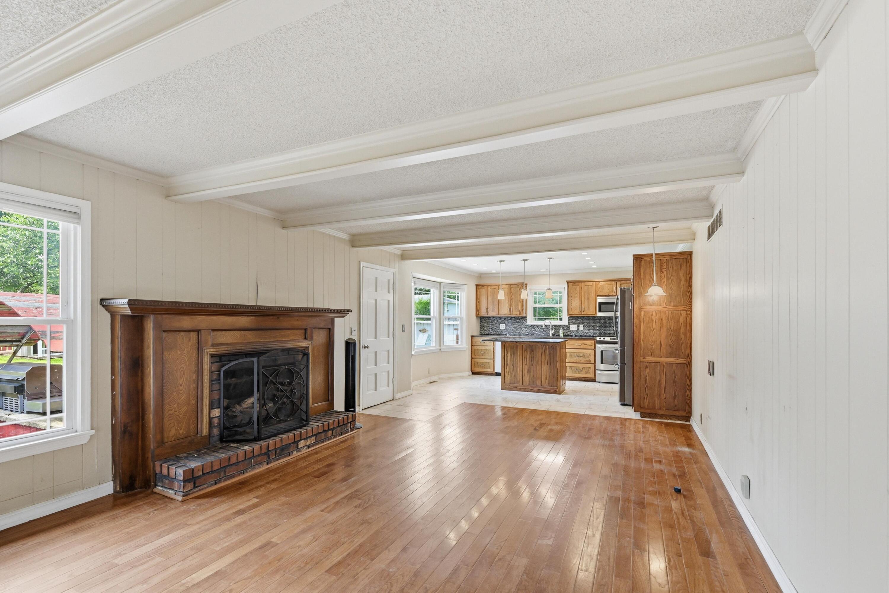 2020 South Eastwood Road Property Photo 12