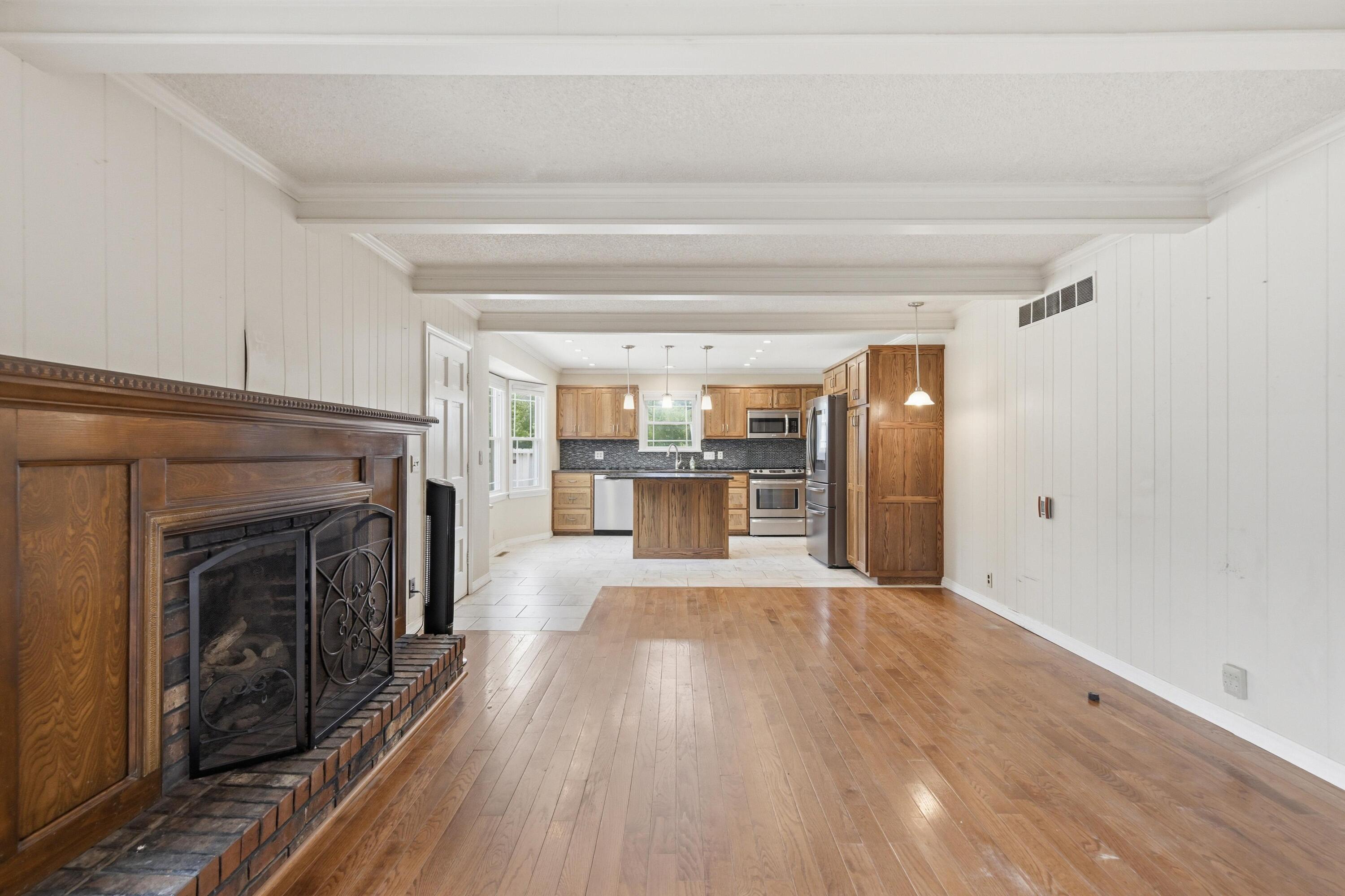2020 South Eastwood Road Property Photo 13