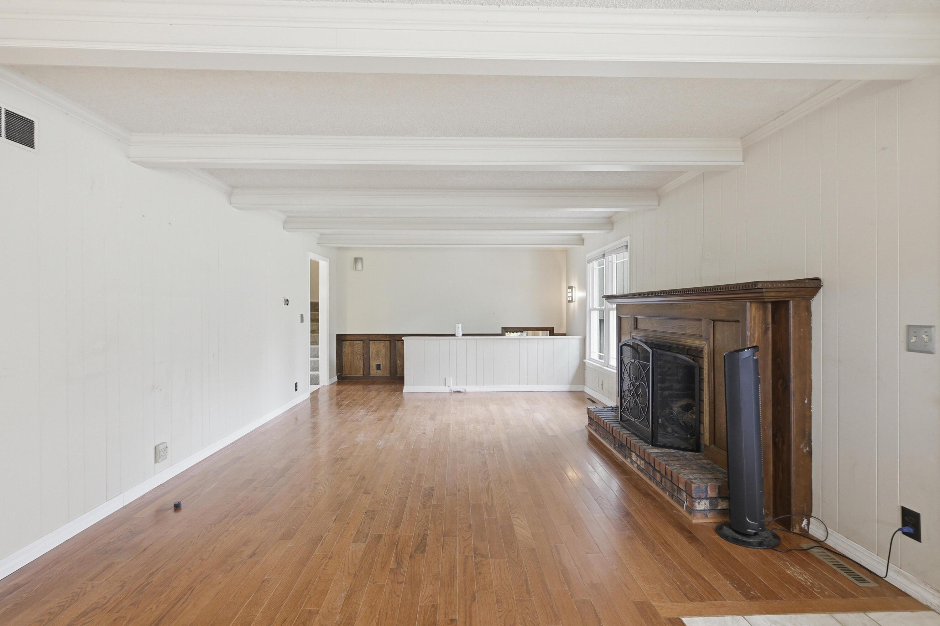 2020 South Eastwood Road Property Photo 15