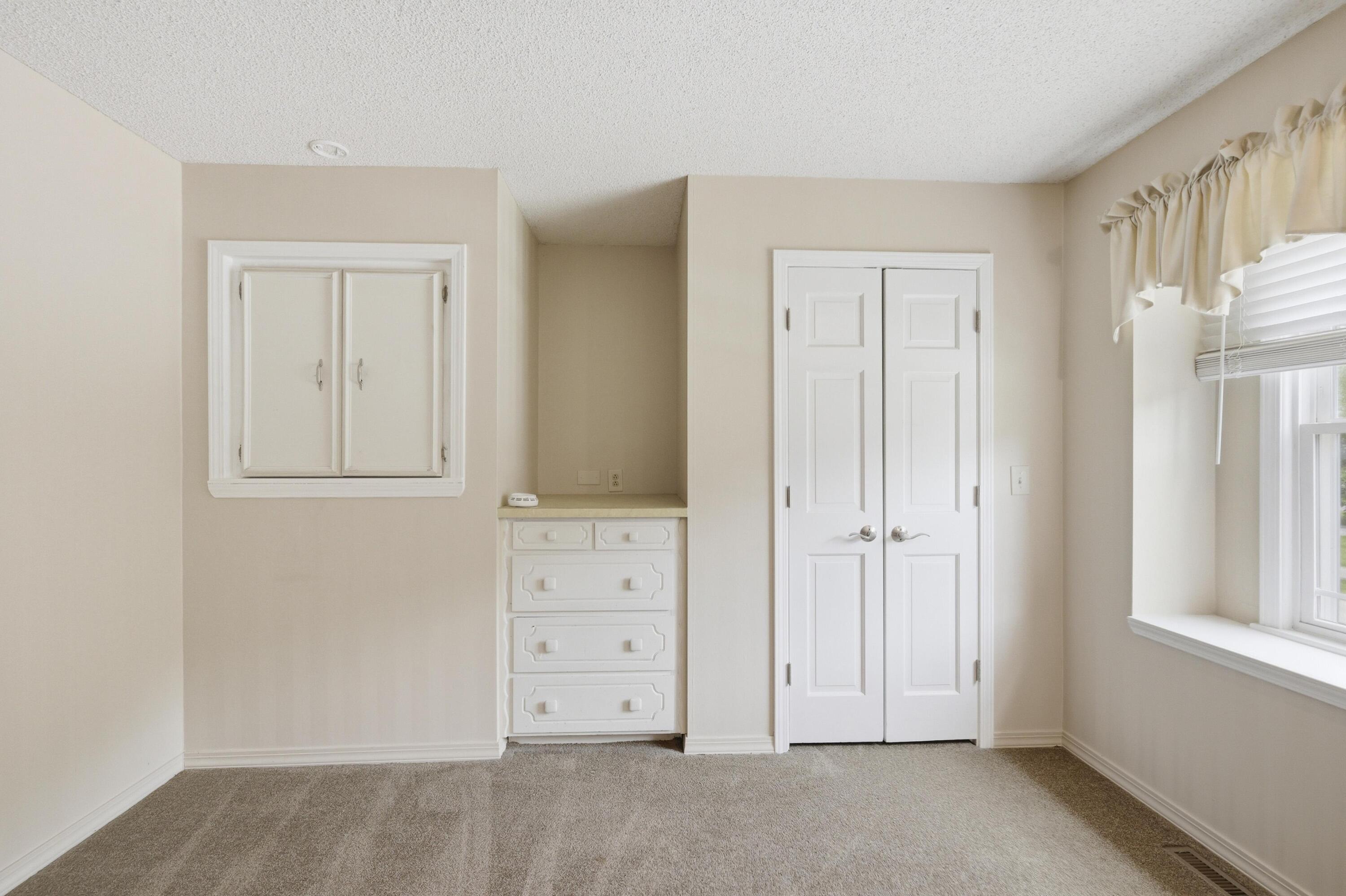 2020 South Eastwood Road Property Photo 22