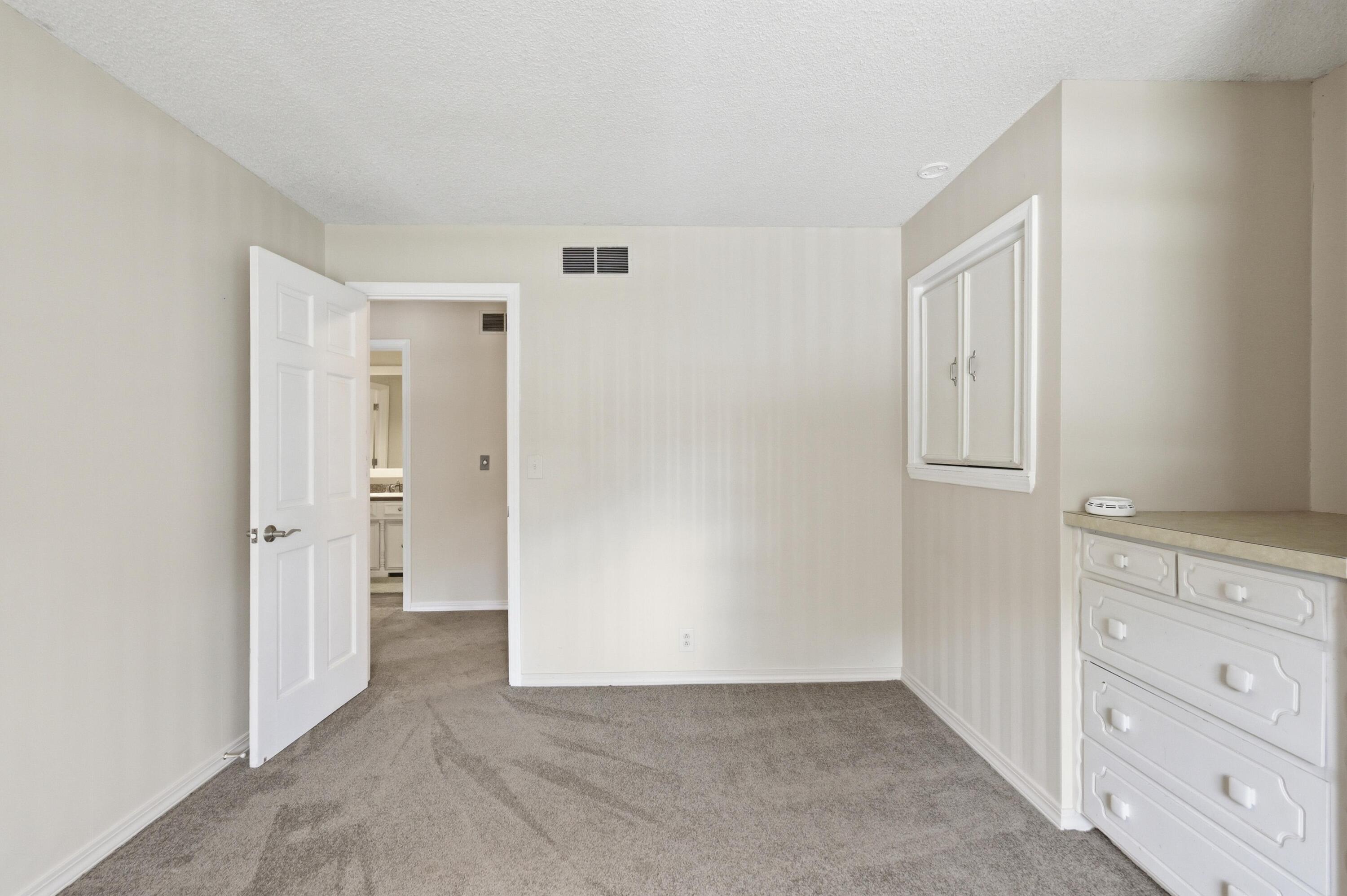 2020 South Eastwood Road Property Photo 23
