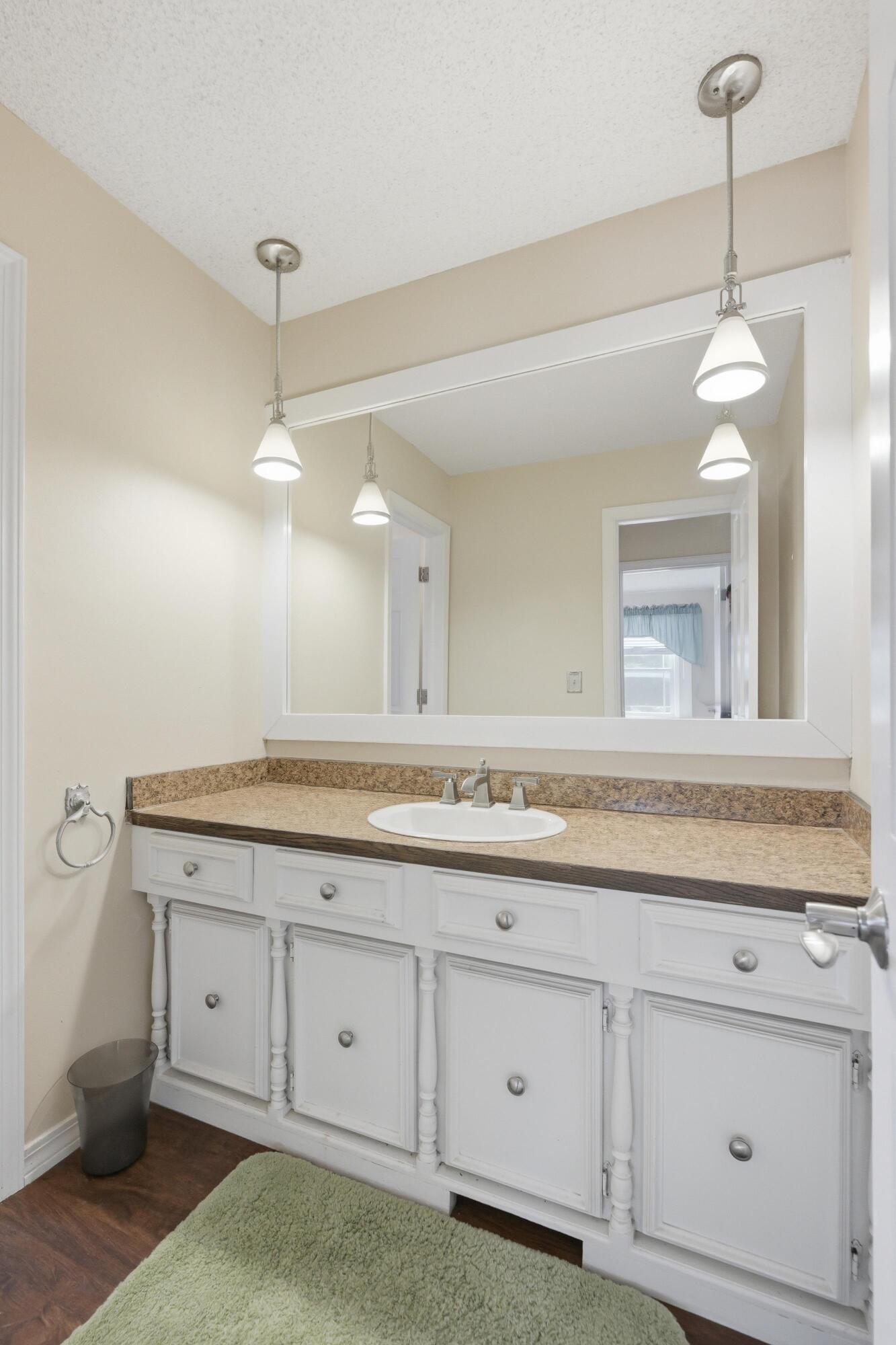 2020 South Eastwood Road Property Photo 28