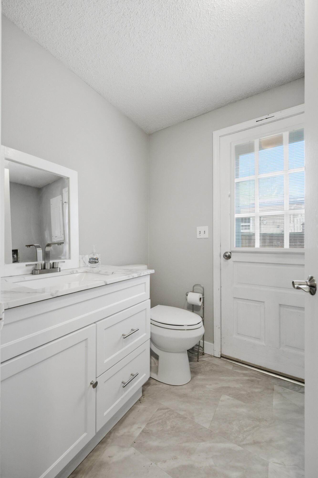2020 South Eastwood Road Property Photo 39