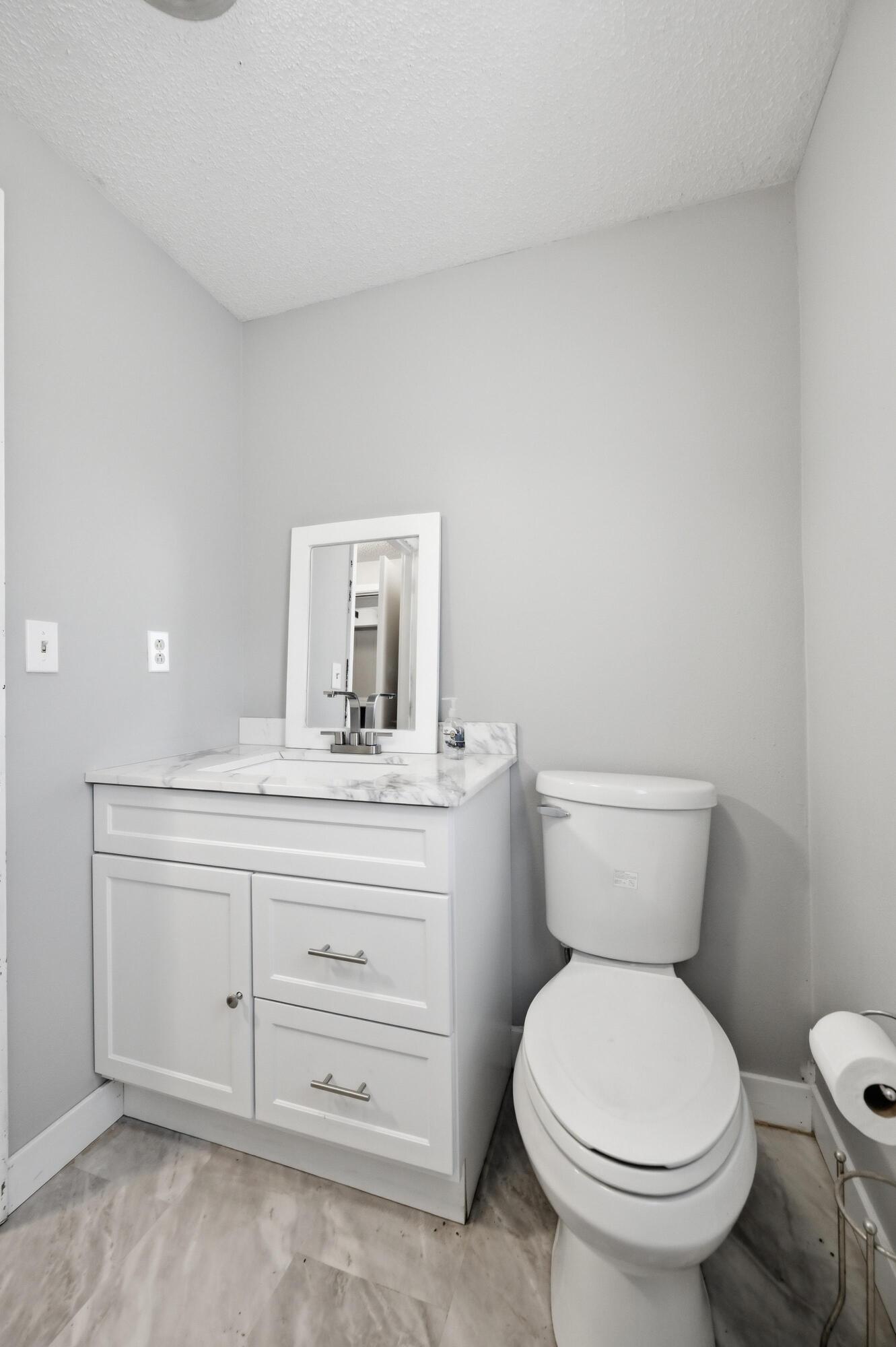 2020 South Eastwood Road Property Photo 41