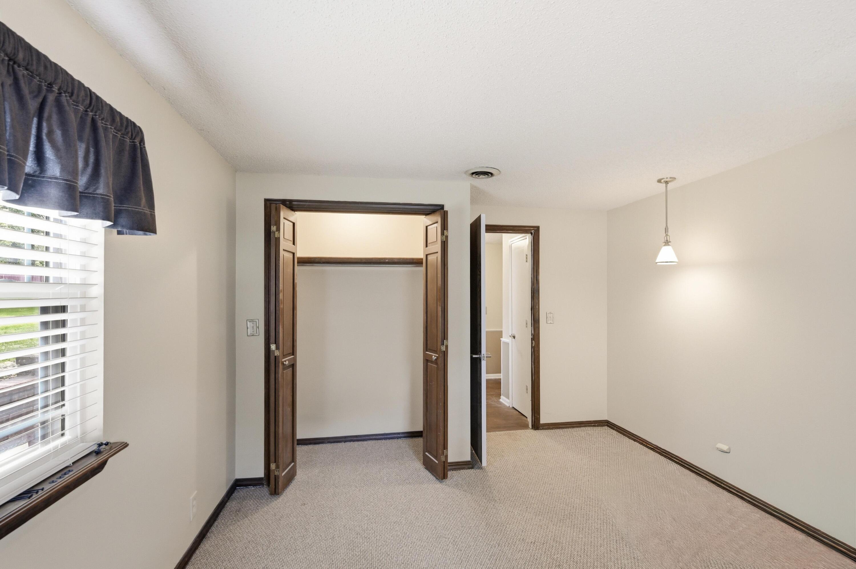 2020 South Eastwood Road Property Photo 43
