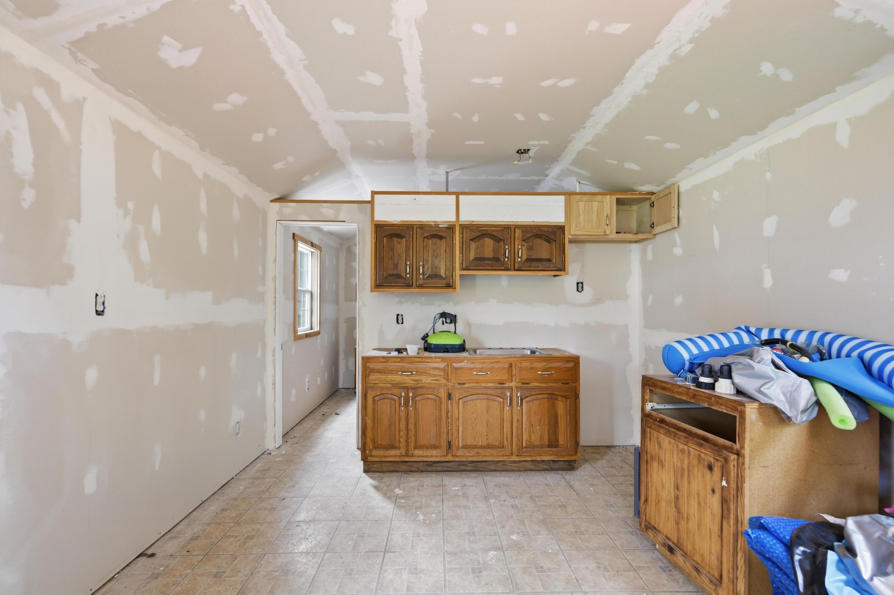 2020 South Eastwood Road Property Photo 63