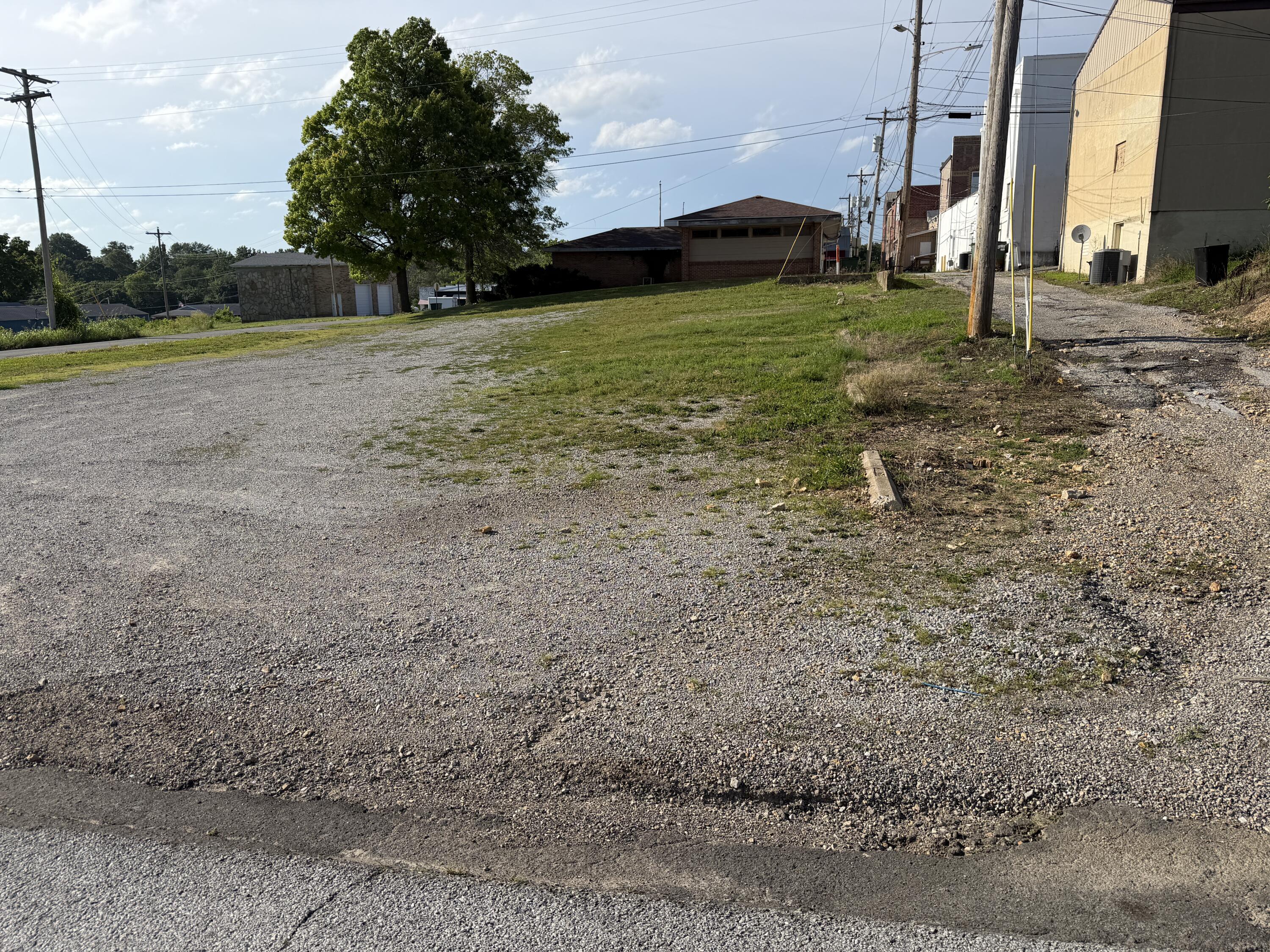 130 West Webster Avenue Property Photo 3