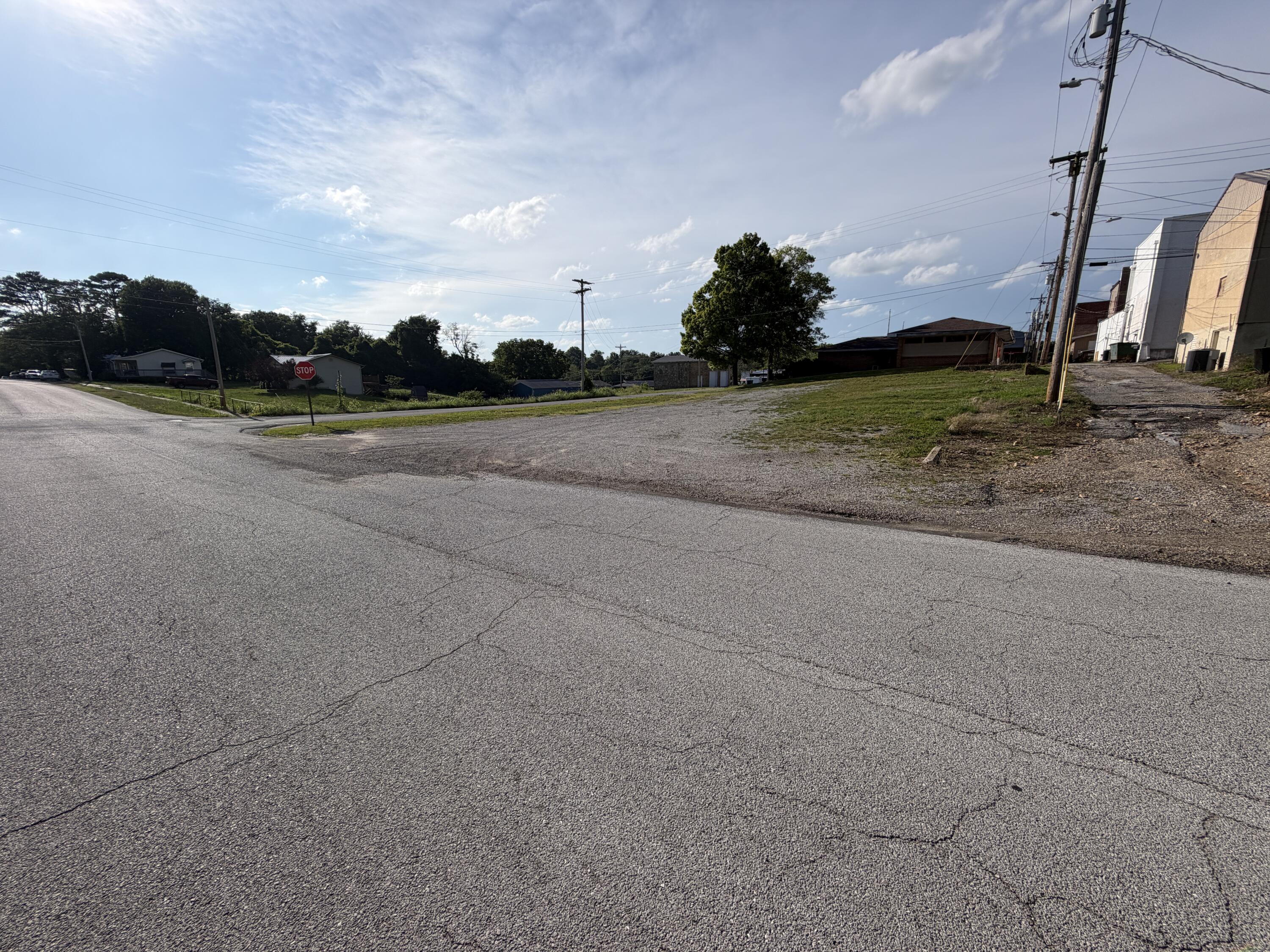 130 West Webster Avenue Property Photo 6