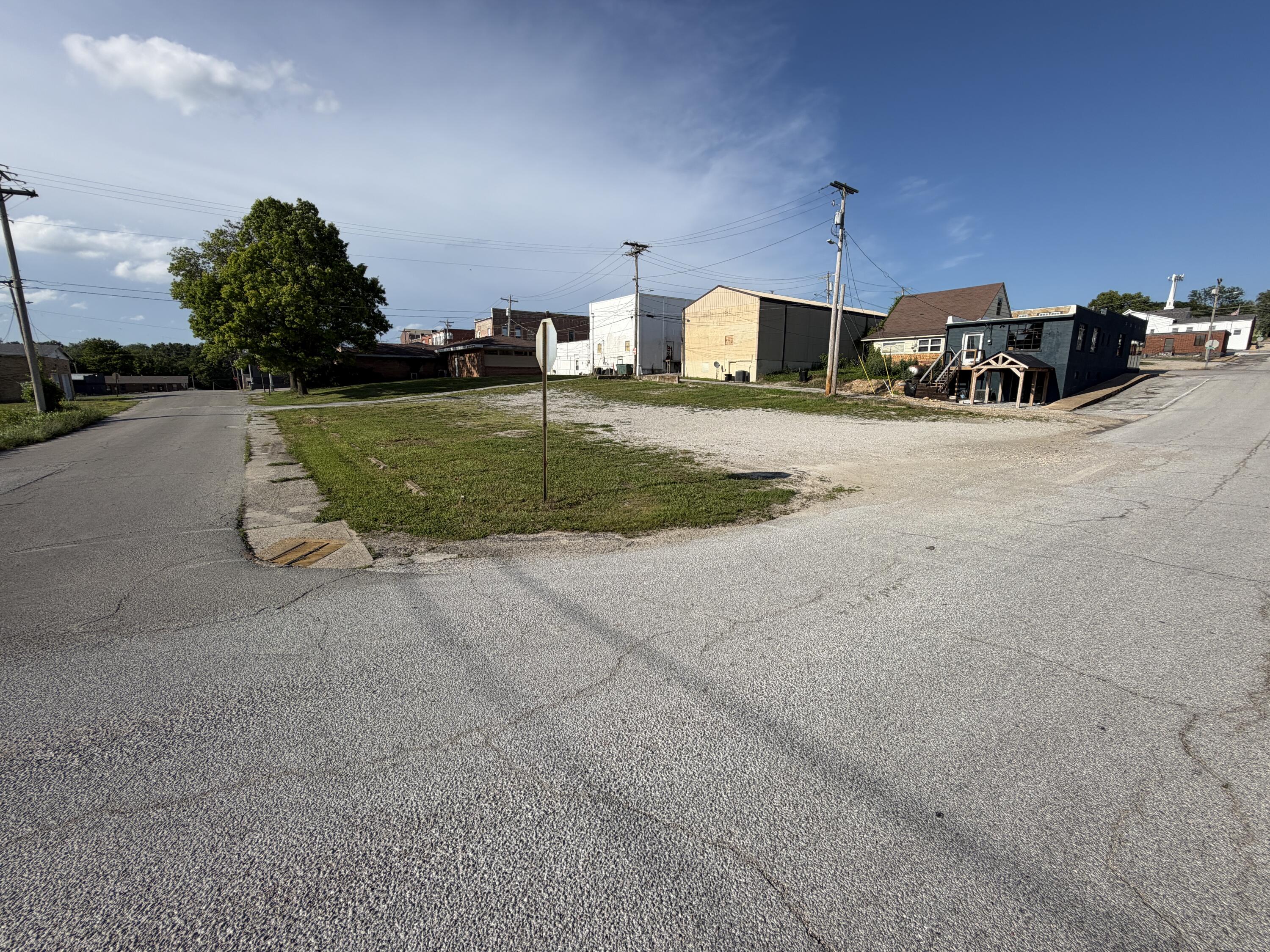 130 West Webster Avenue Property Photo 7