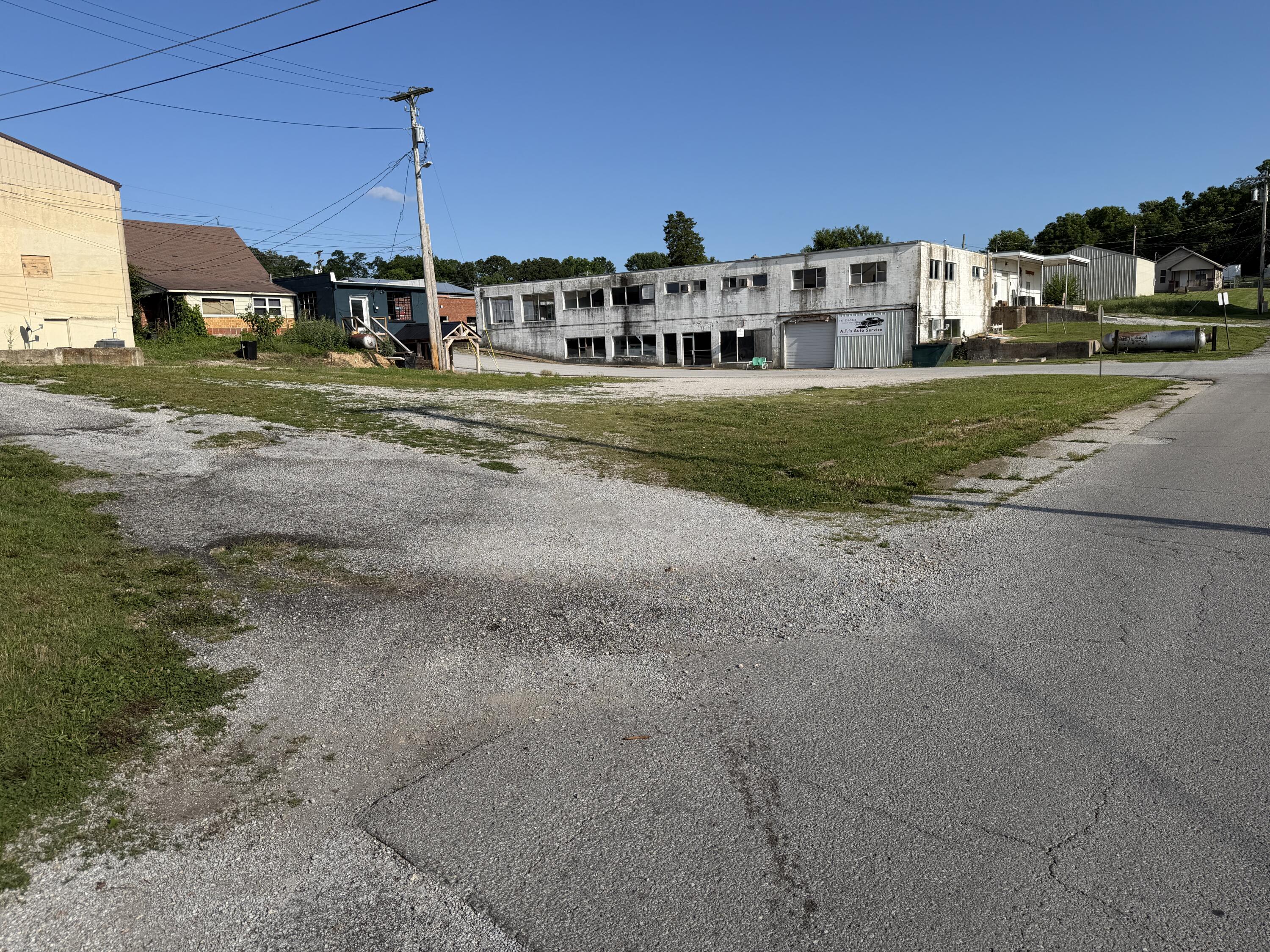 130 West Webster Avenue Property Photo 11