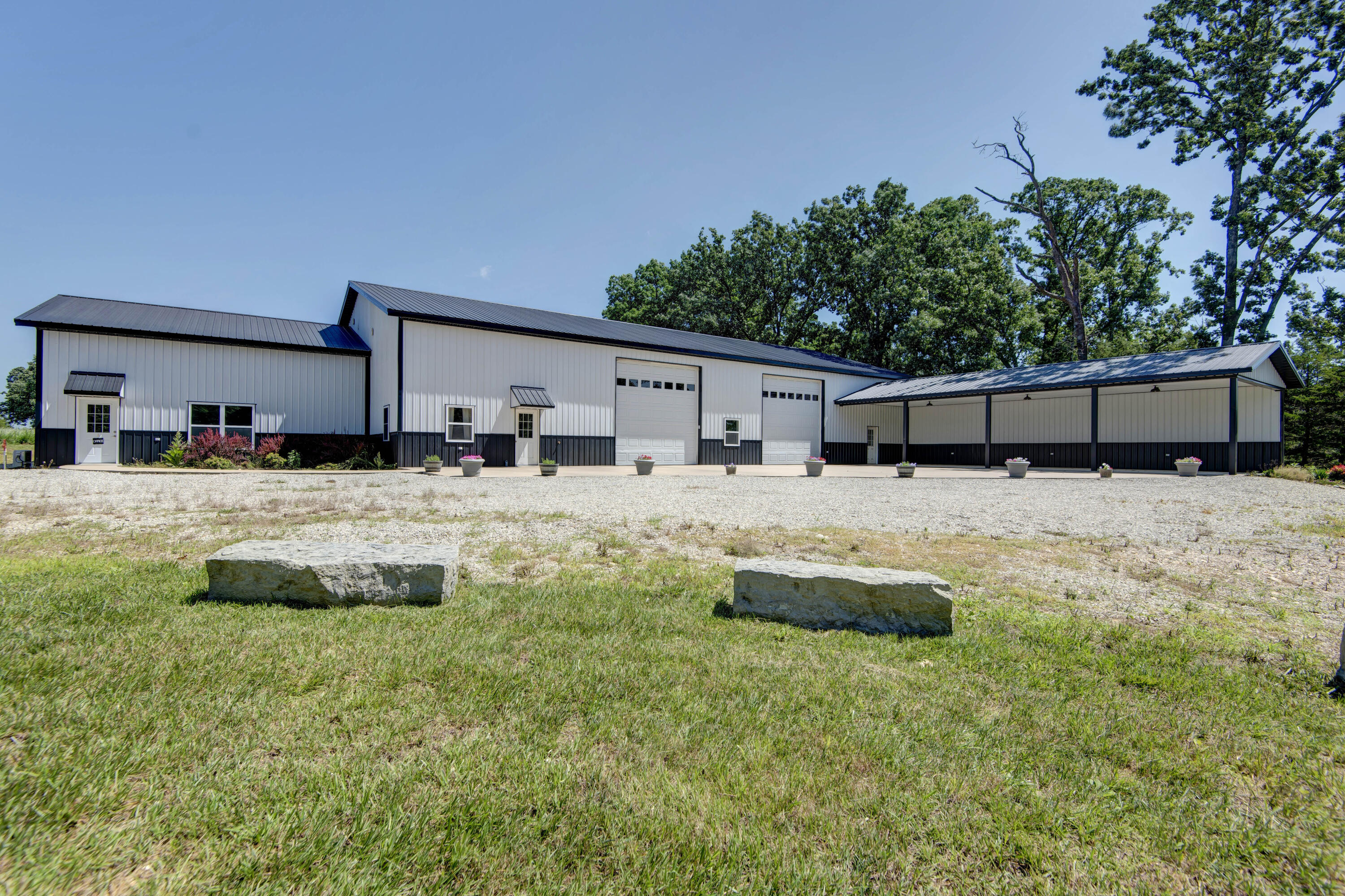 2210 Diggins Road Property Photo 1