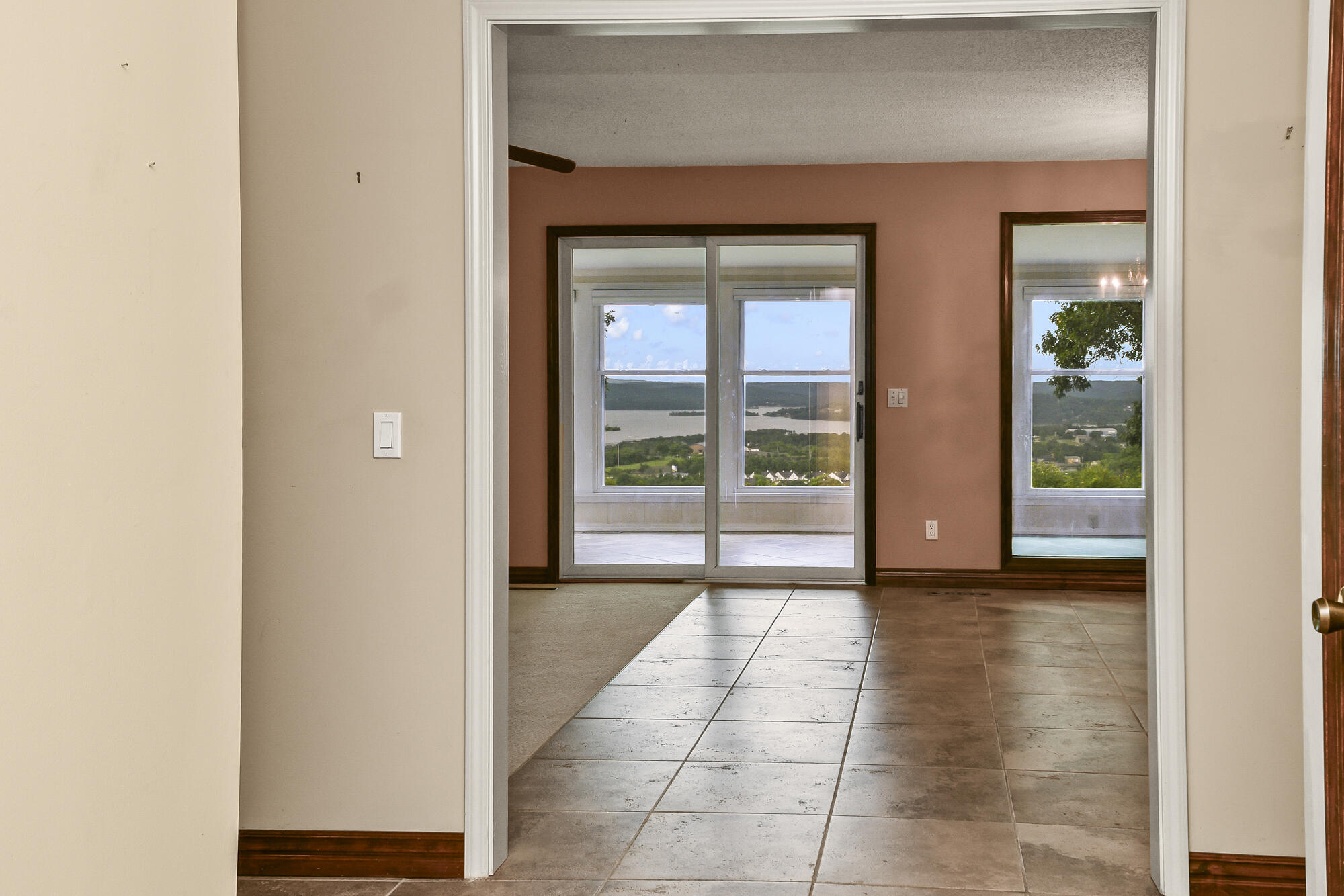 10 Midview Drive Property Photo 4