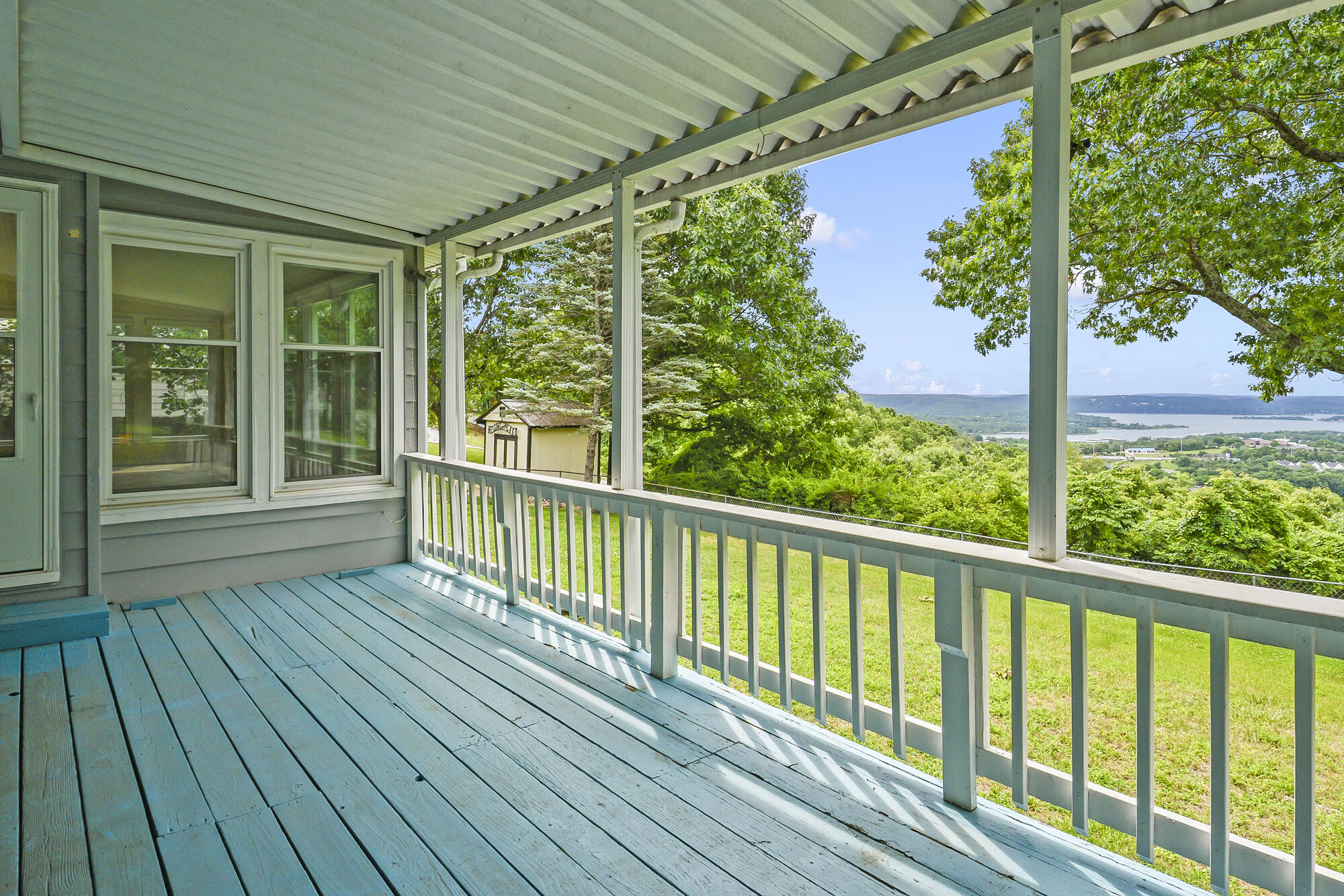 10 Midview Drive Property Photo 8