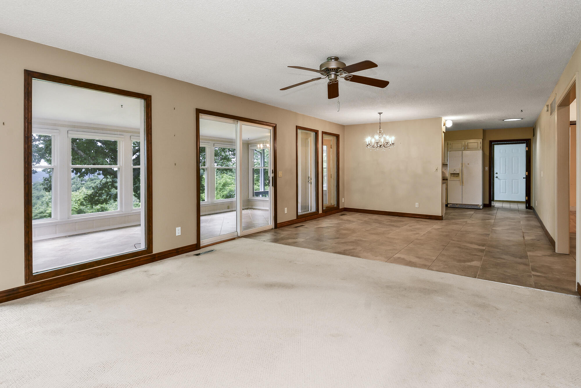 10 Midview Drive Property Photo 16