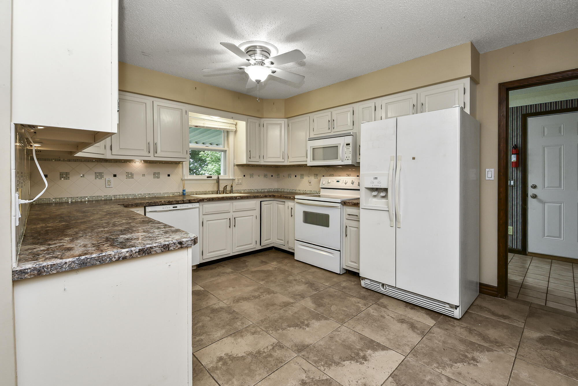 10 Midview Drive Property Photo 17