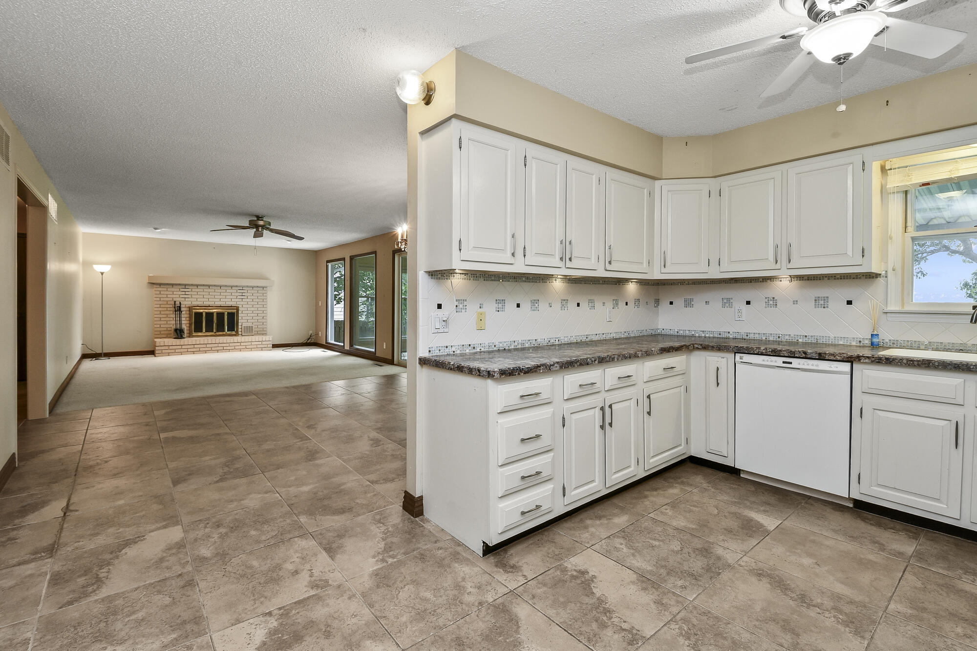 10 Midview Drive Property Photo 19