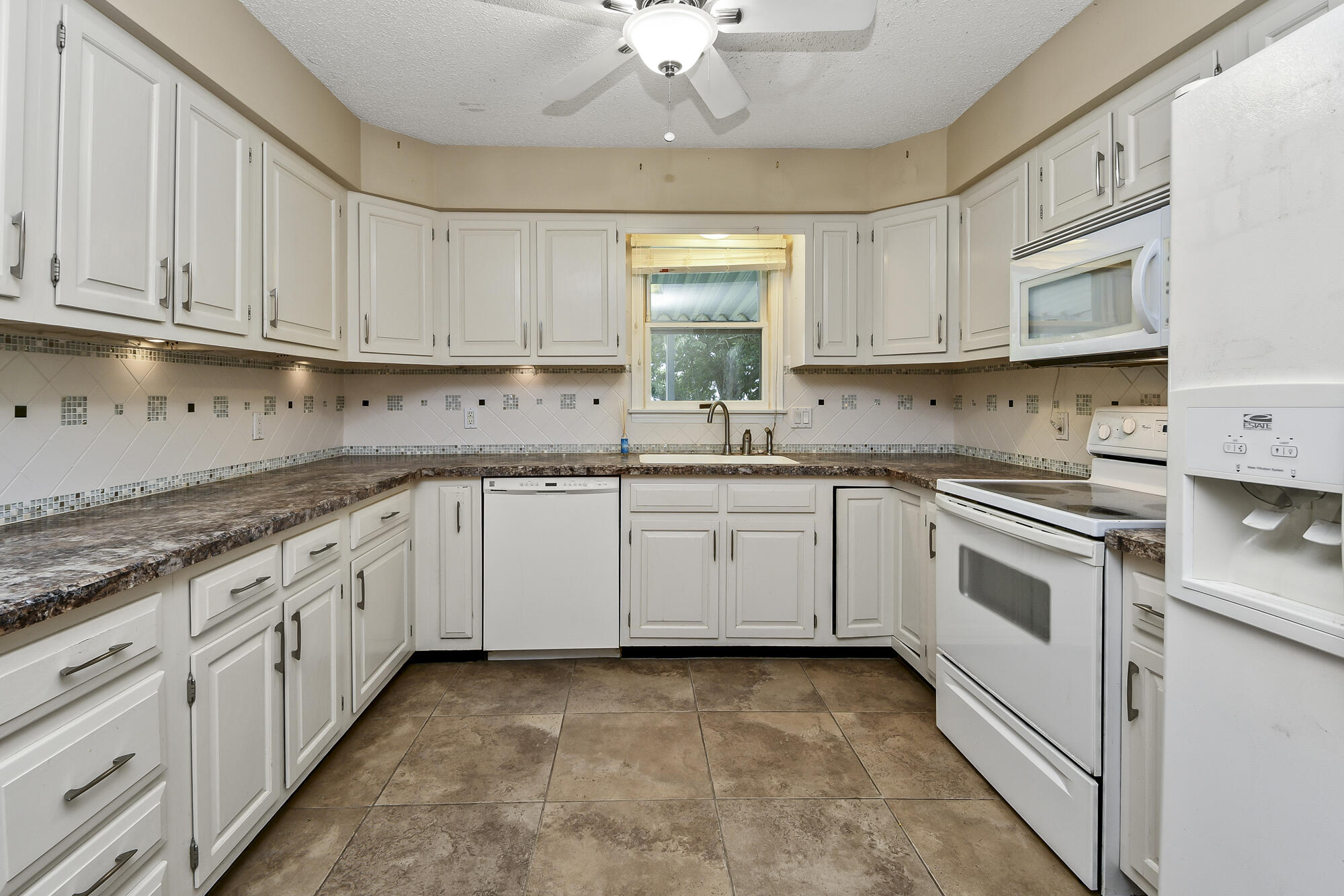10 Midview Drive Property Photo 20