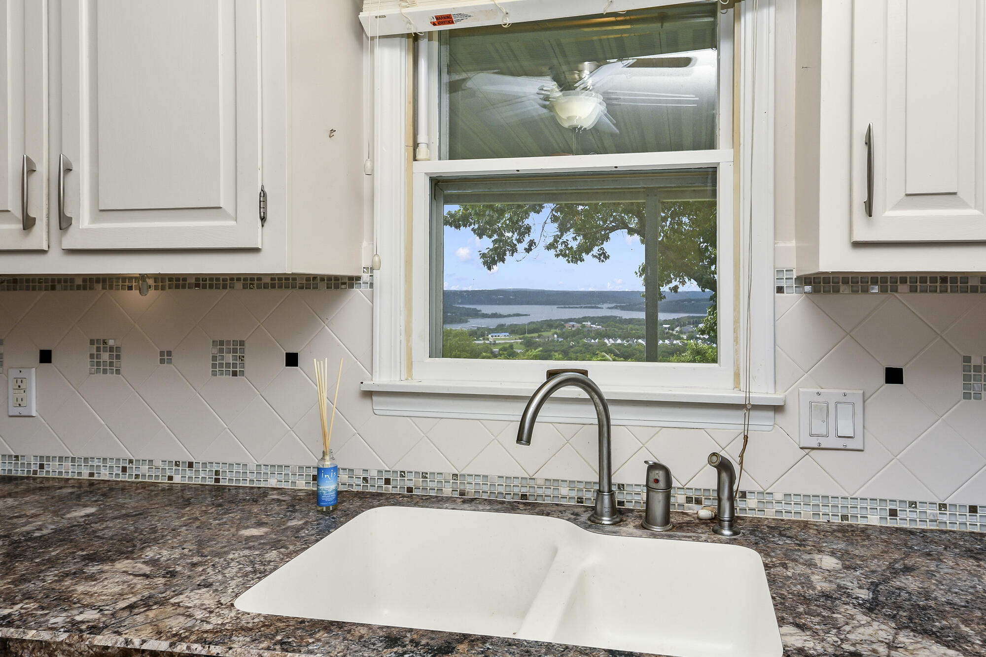 10 Midview Drive Property Photo 21
