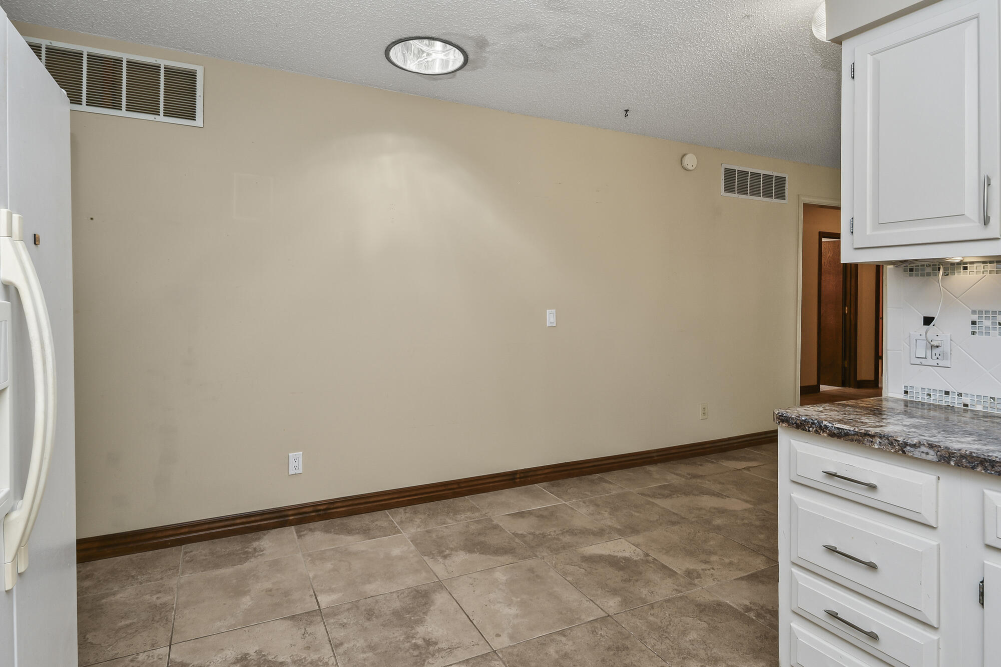 10 Midview Drive Property Photo 22