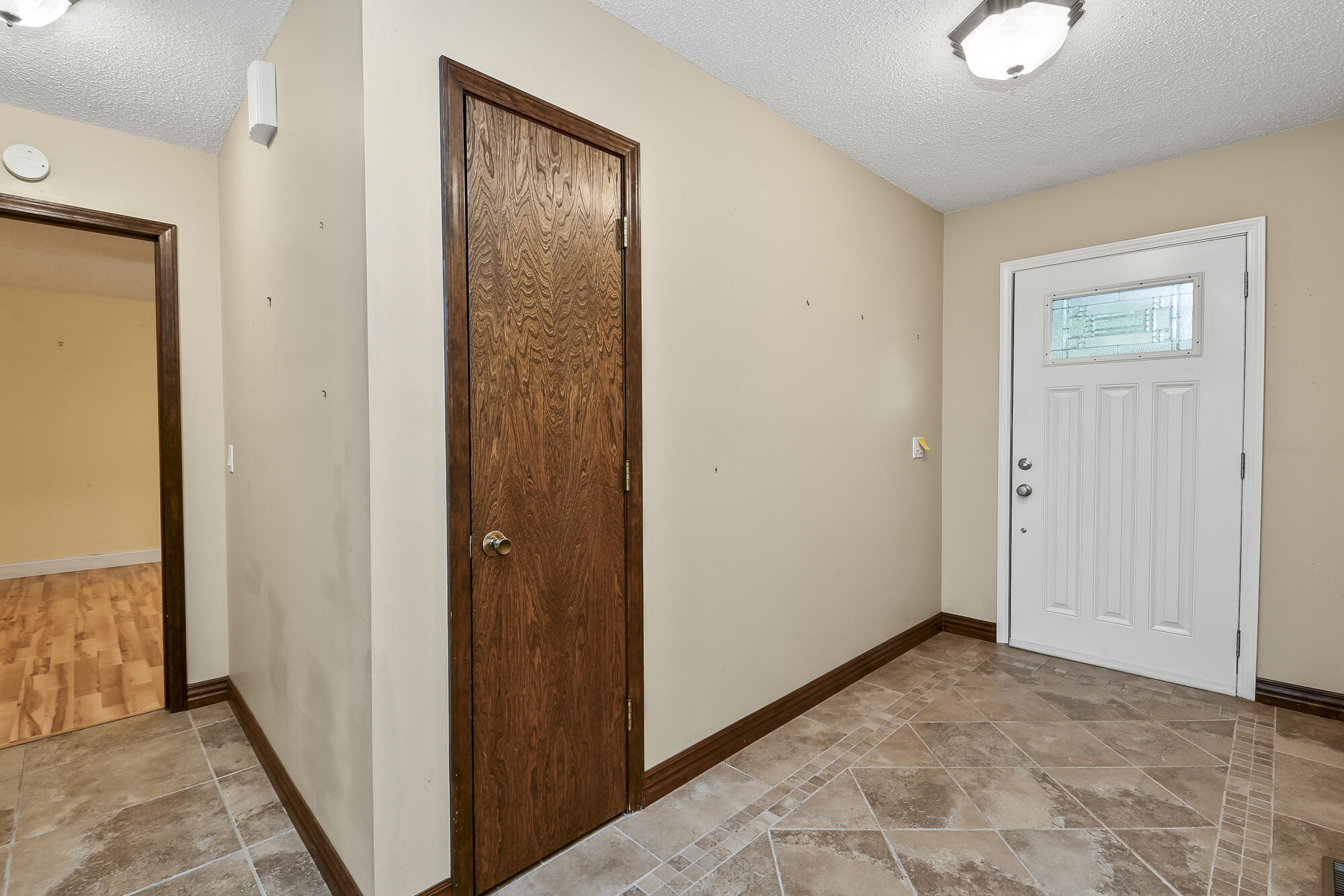10 Midview Drive Property Photo 24