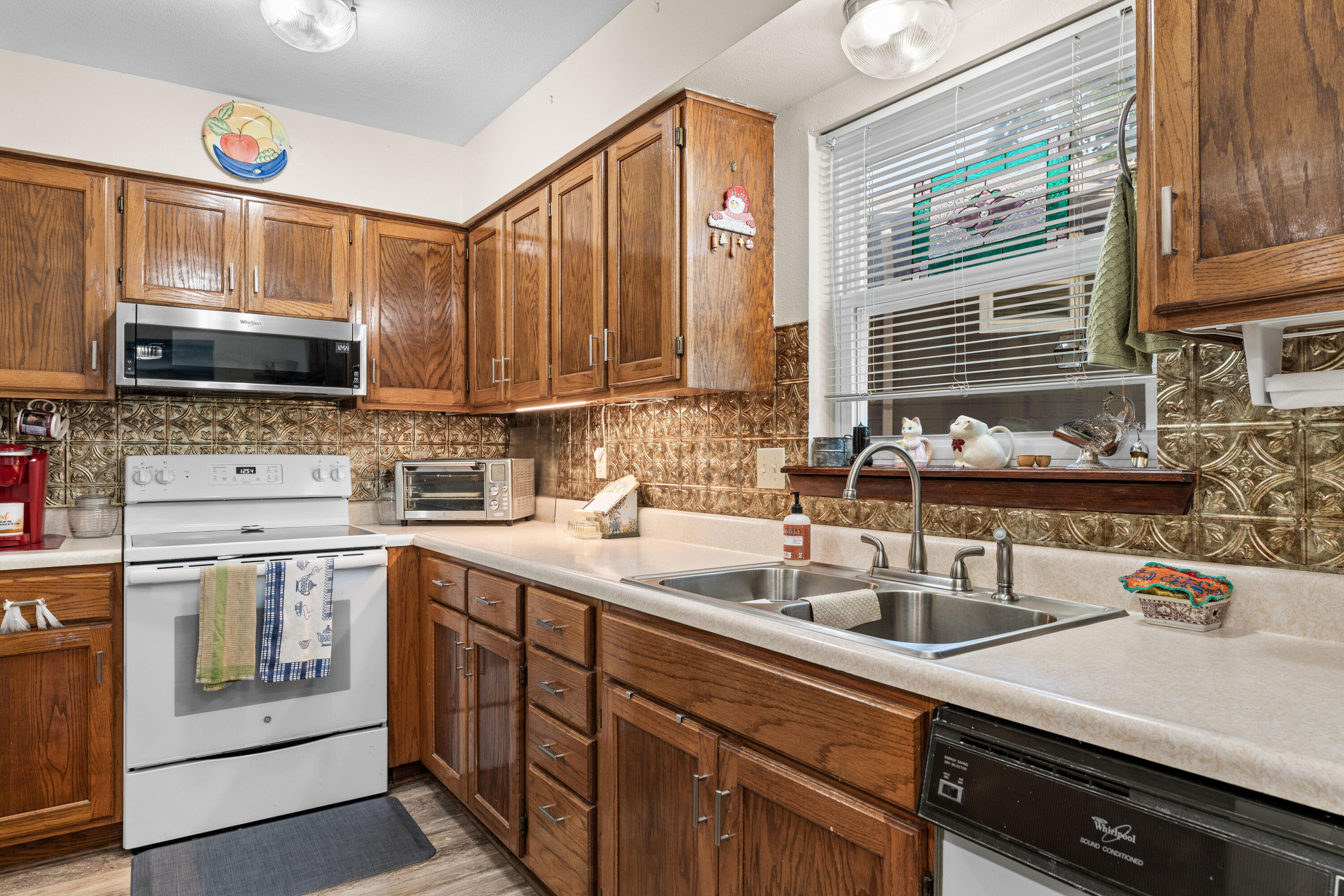 118 West Hensley Street 2d Property Photo 12