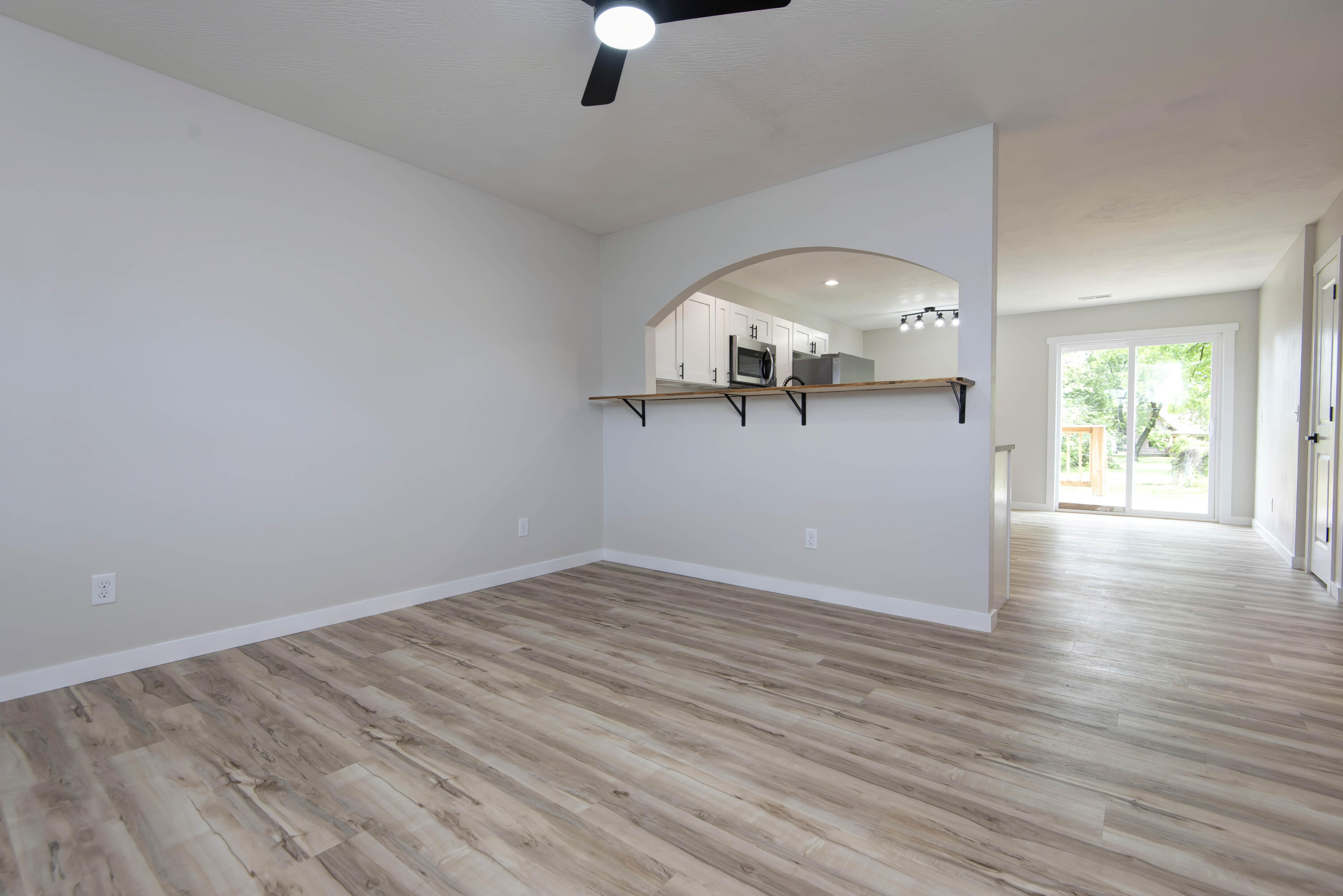 1329 West Chase Street Property Photo 6