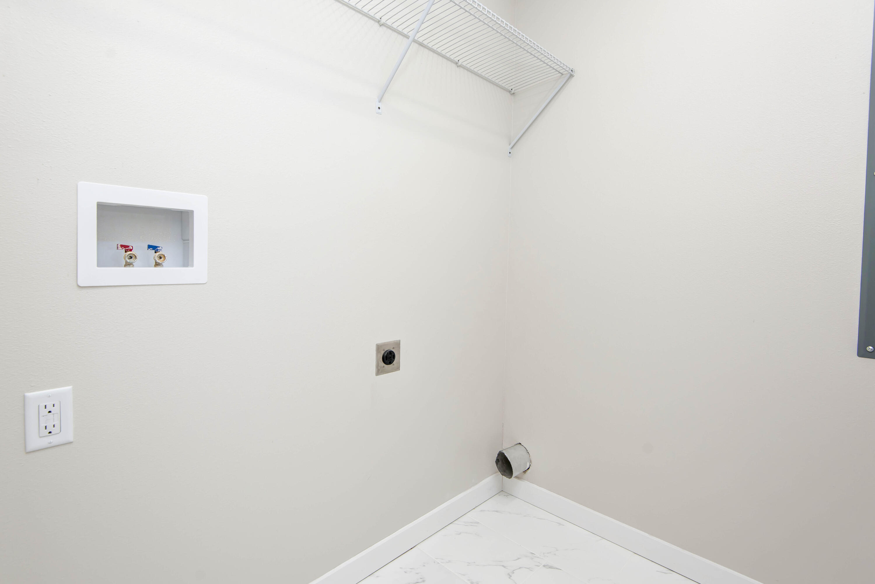 1329 West Chase Street Property Photo 14