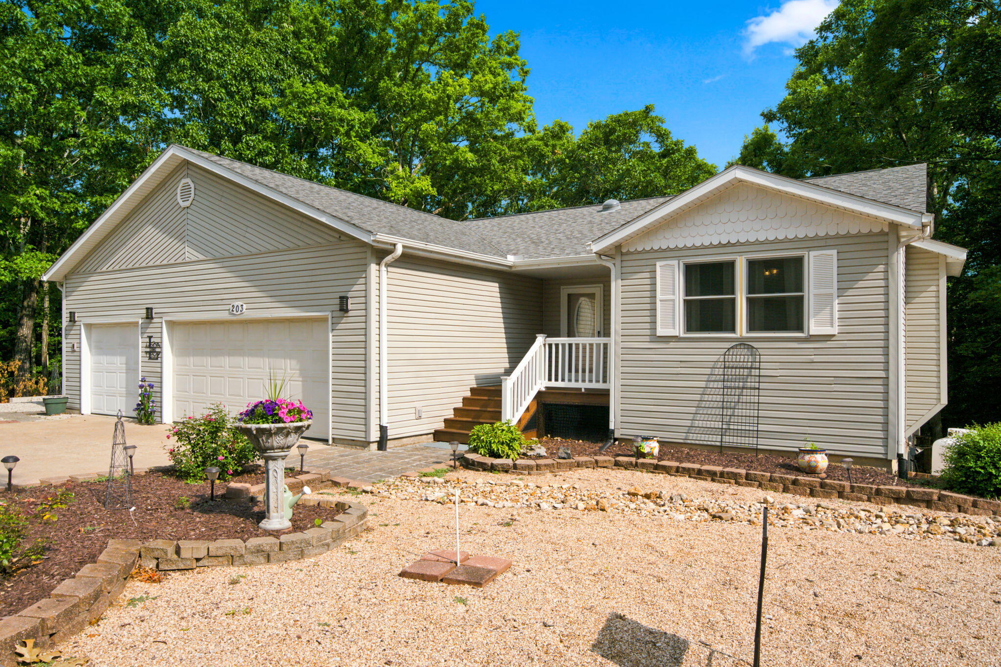 203 Queensberry Drive Property Photo 3