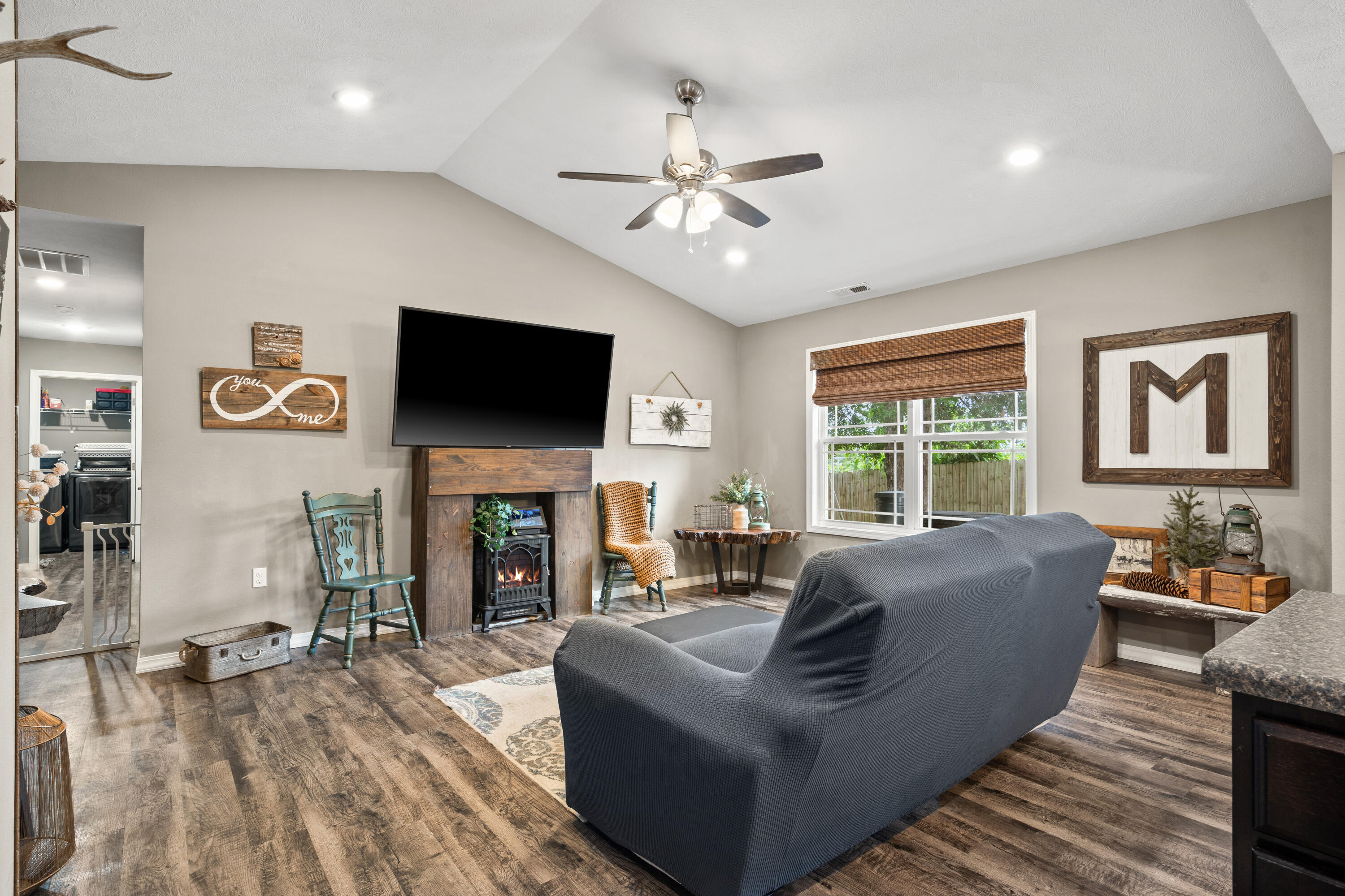 118 Deauville Court Property Photo 2
