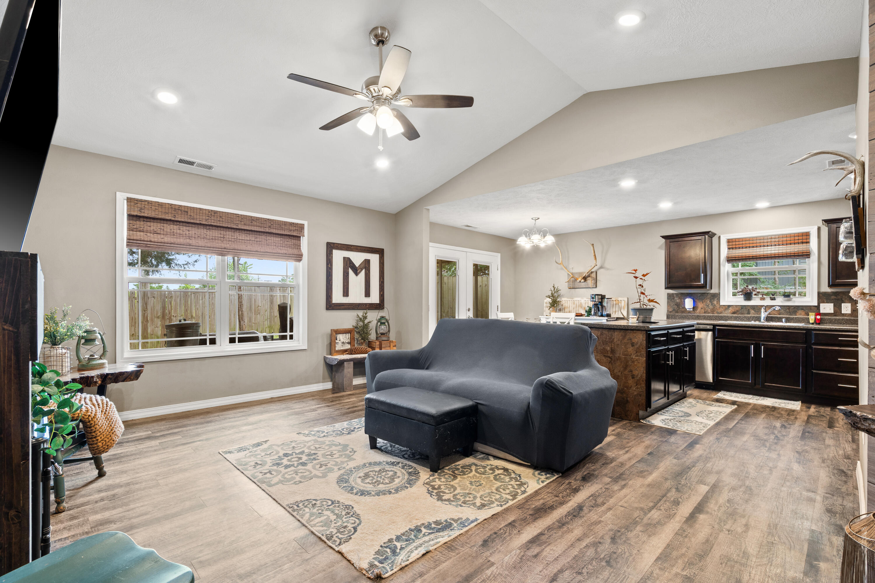 118 Deauville Court Property Photo 4