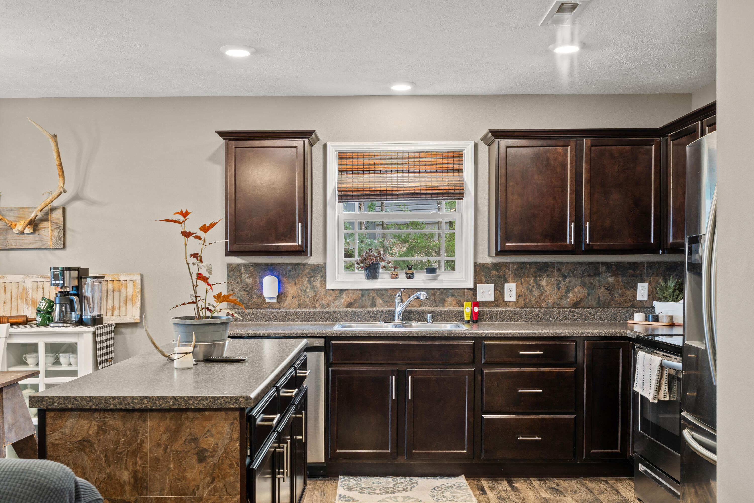 118 Deauville Court Property Photo 7