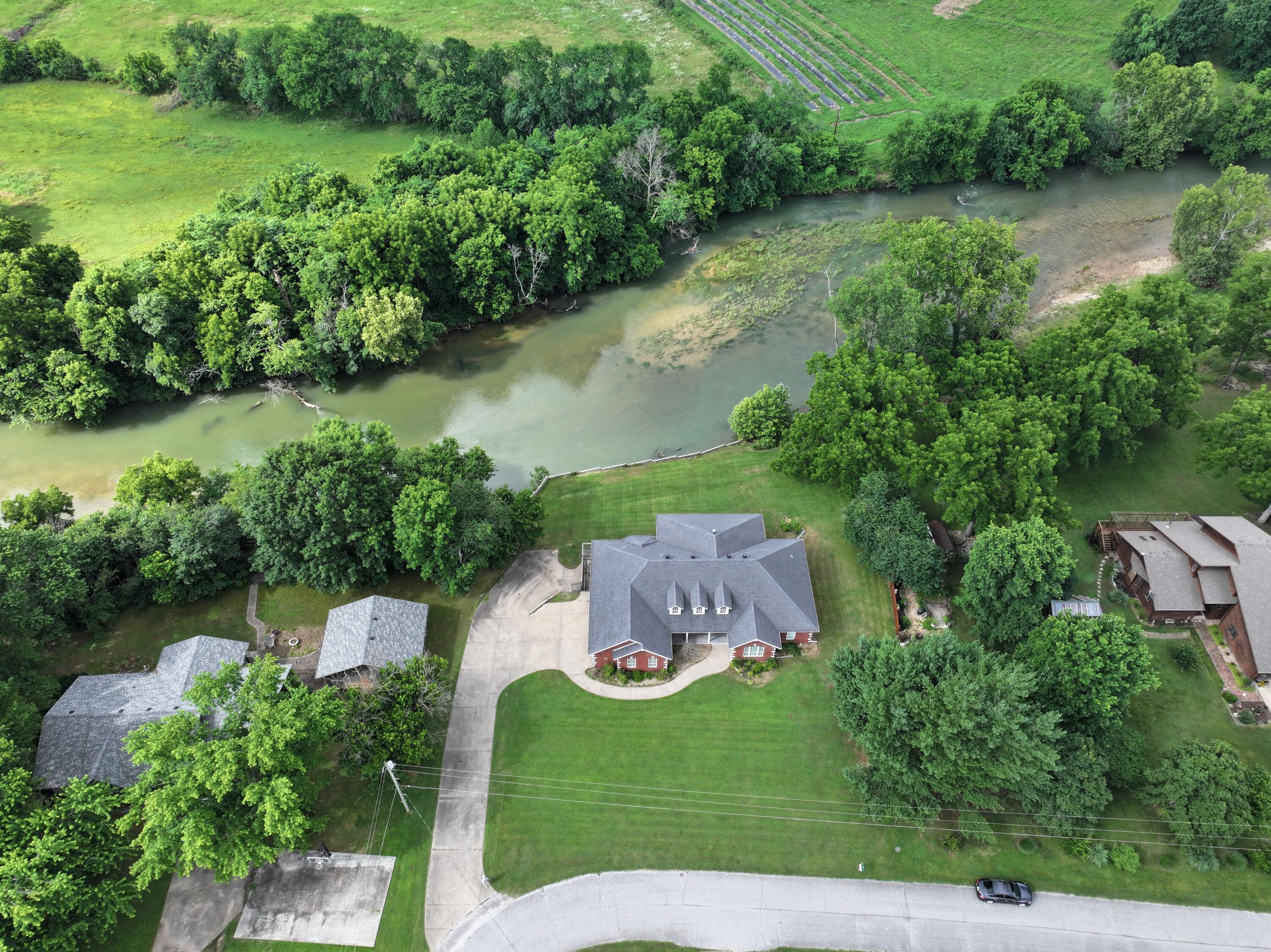 136 Riverview Drive Property Photo 4